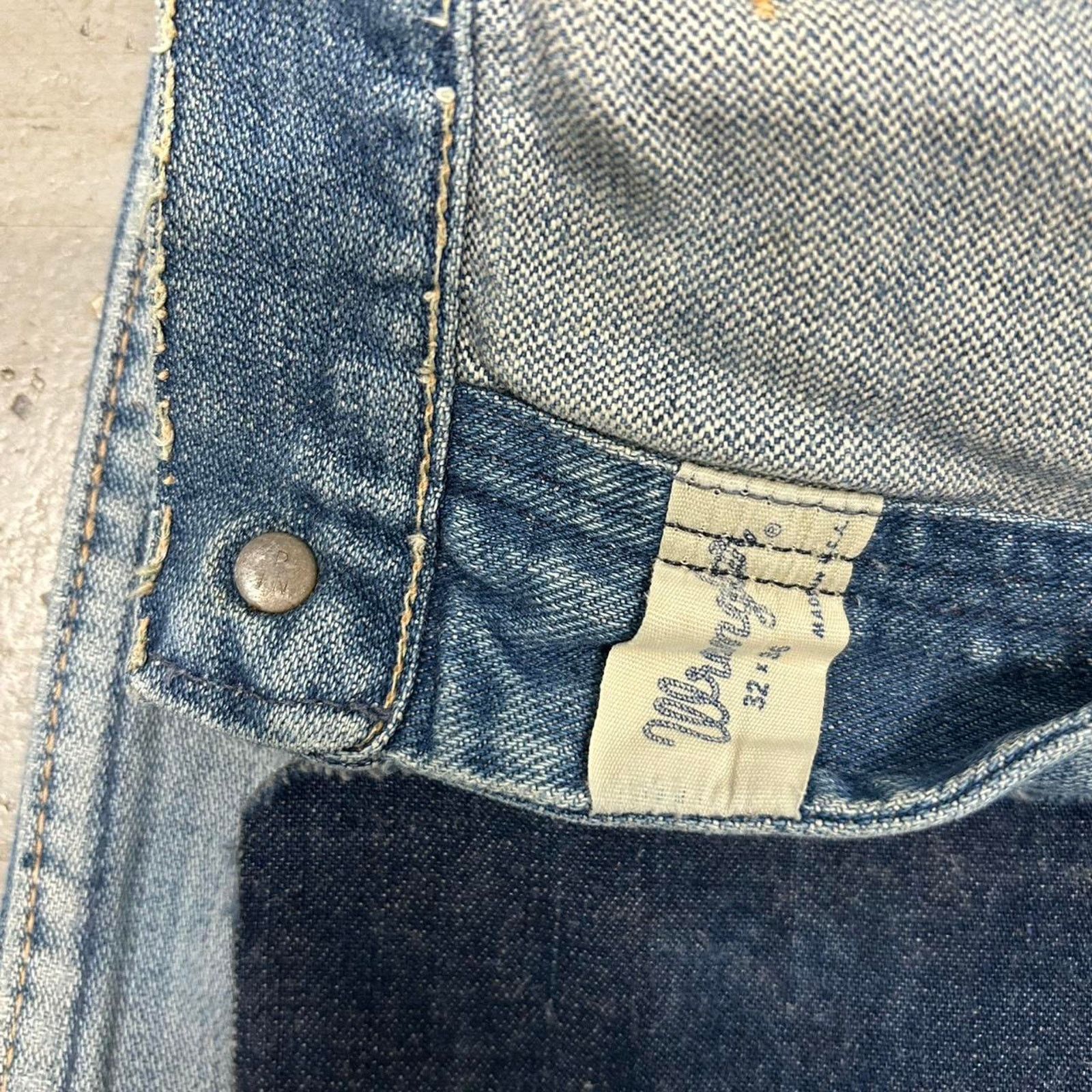 Wrangler VTG 60s Distressed Wrangler blue straight leg jeans Size US 32 / EU 48 - 8 Thumbnail