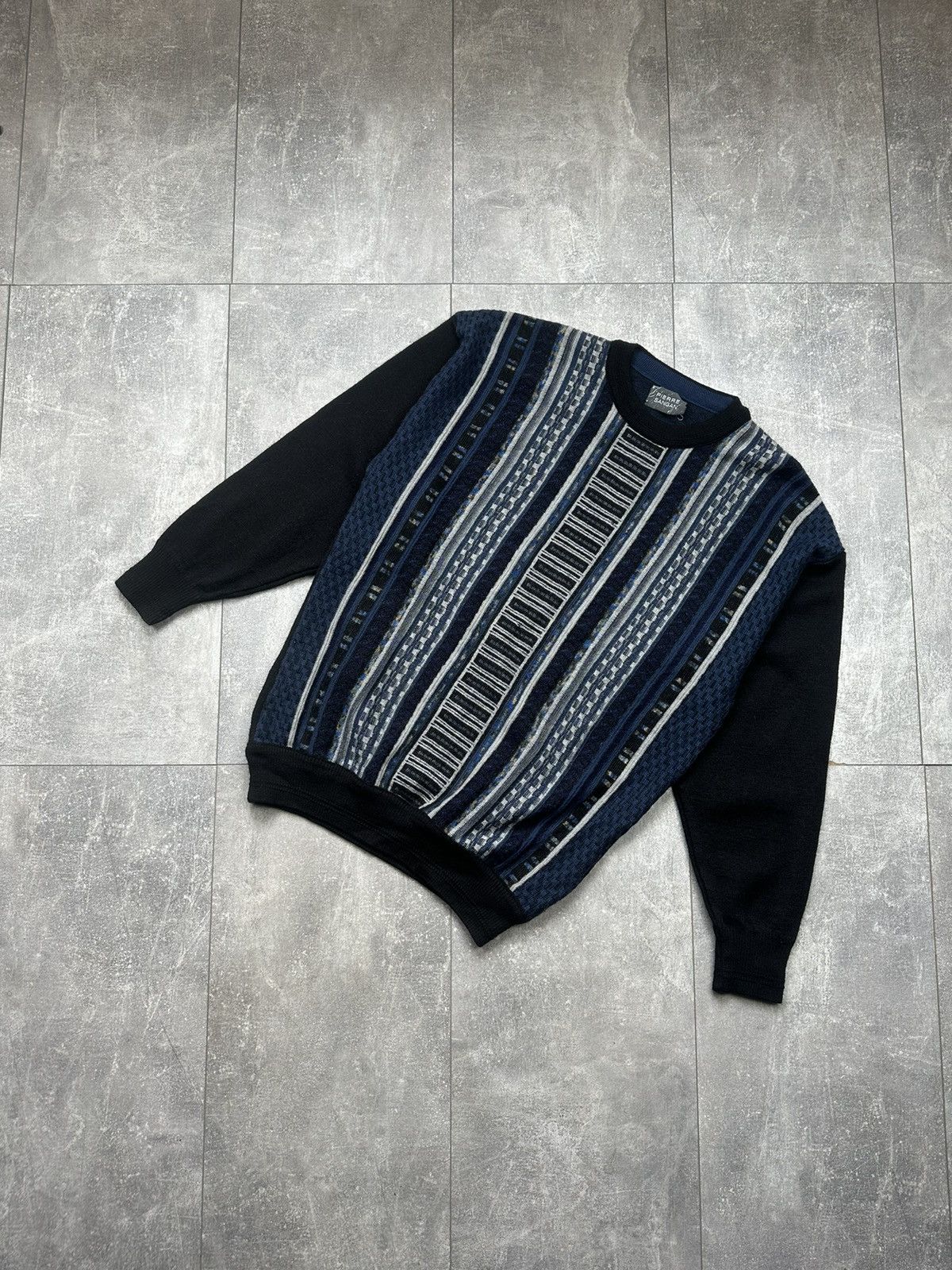 Vintage Vintage Wool Sweater Googi Style Size US L / EU 52-54 / 3 - 1 Thumbnail