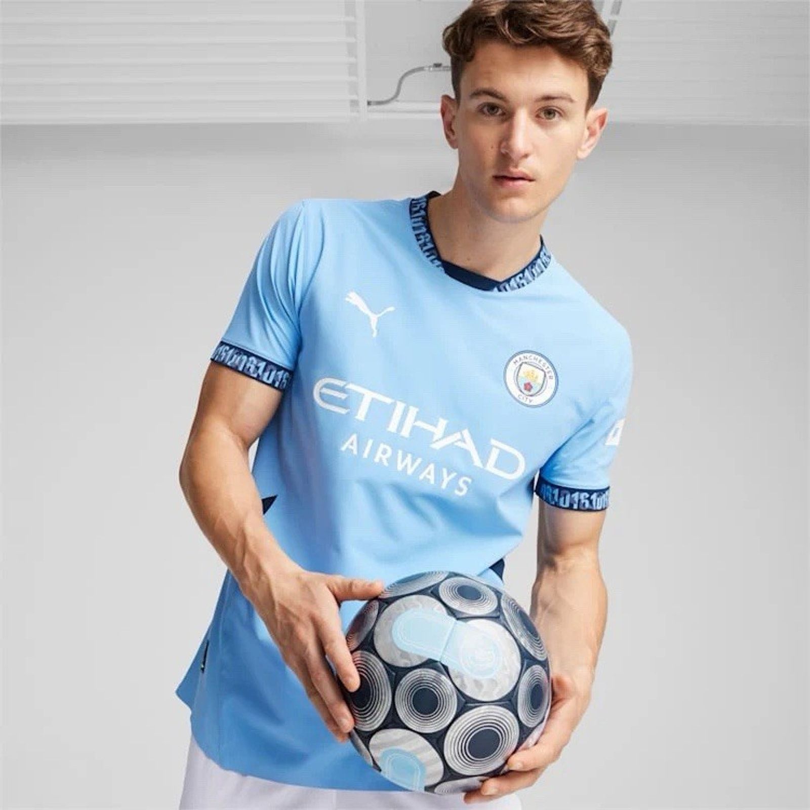 Nike Manchester City Puma 24/25 Authentic Home Jersey Medium NWT Size US M / EU 48-50 / 2 - 3 Thumbnail