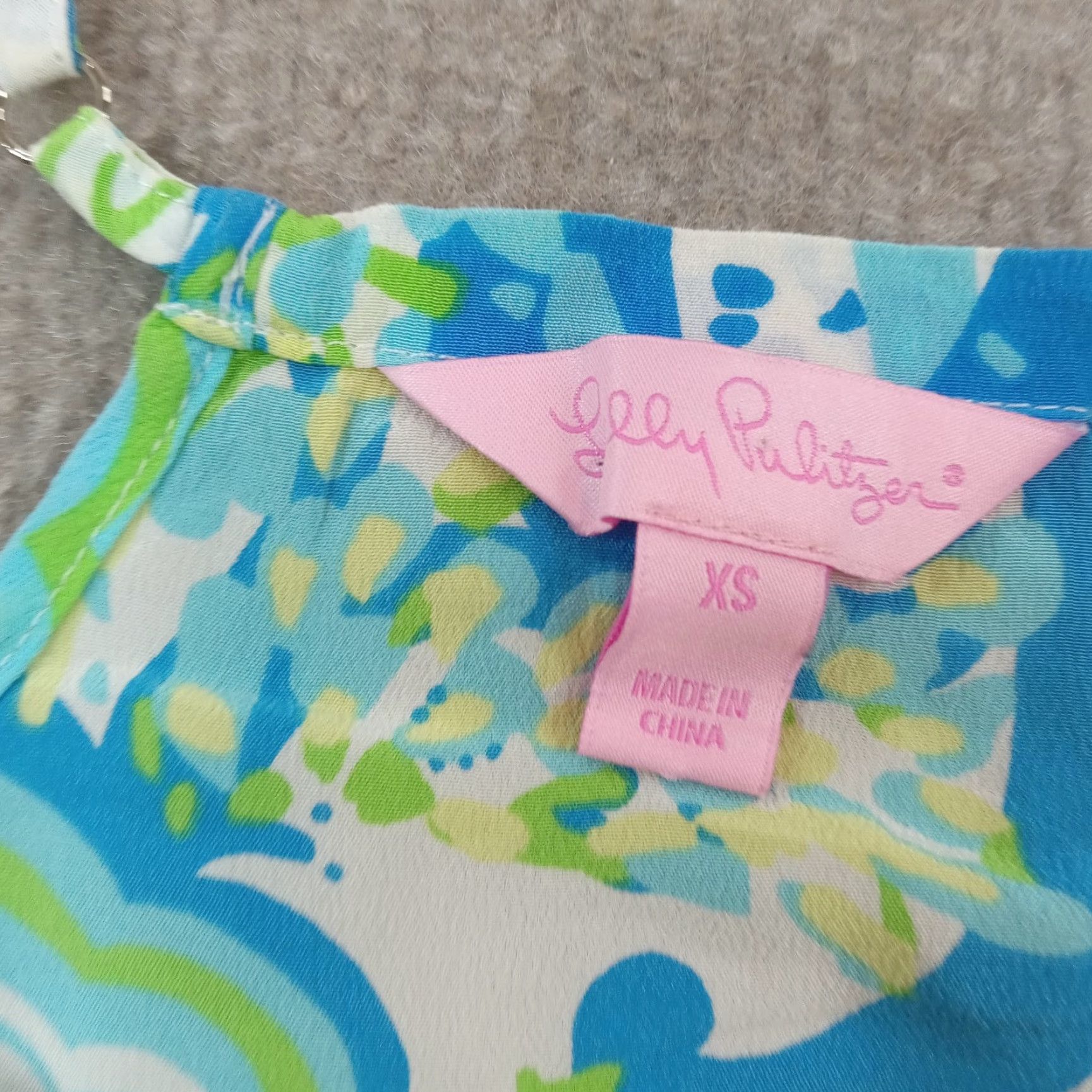 Lilly Pulitzer Lilly Pulitzer Womens Silk Blouse Extra Small Blue Green Floral Short Sleeve V-Neck Casual Top Size XS / US 0-2 / IT 36-38 - 5 Thumbnail