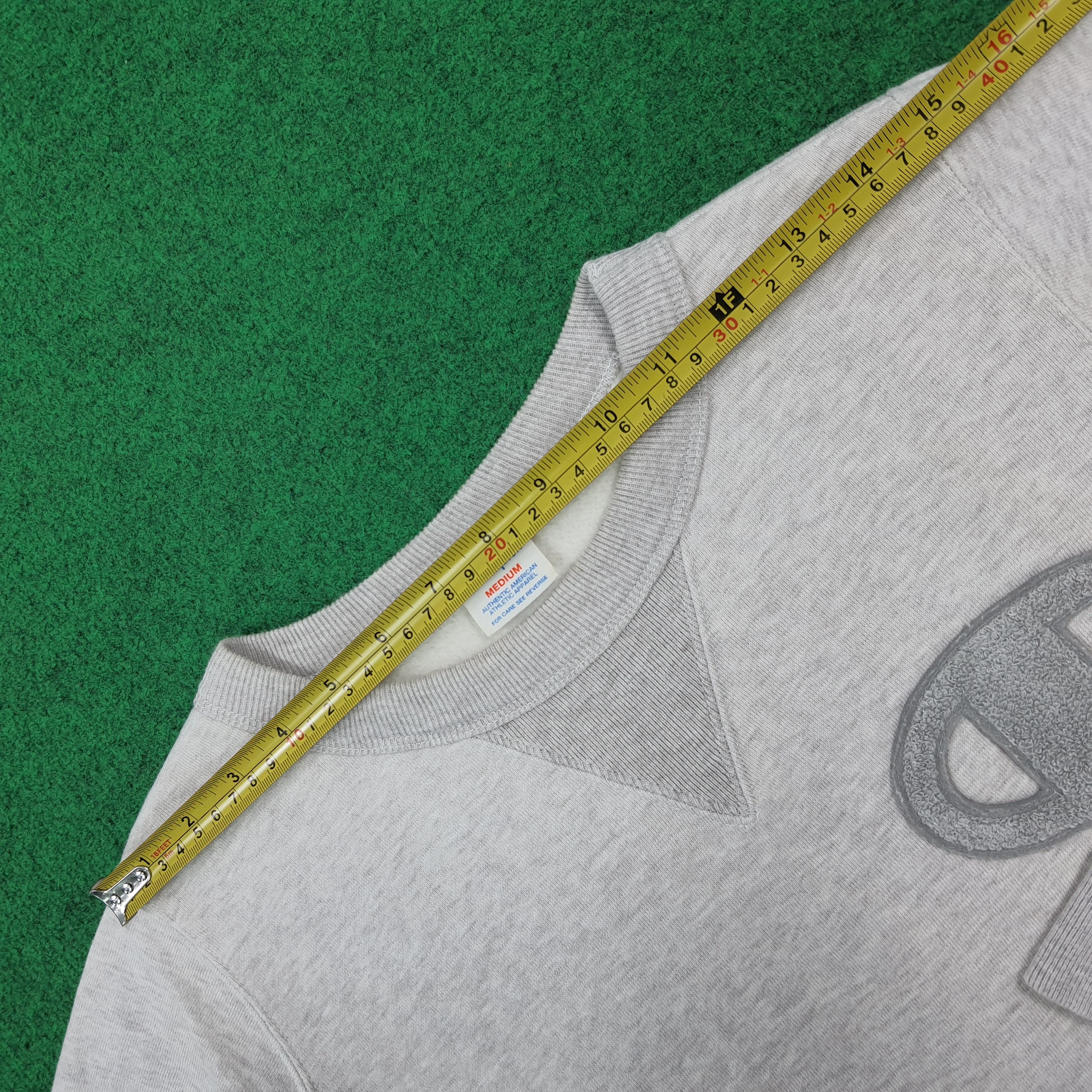 Champion Vintage Champion Big Logo Chenille Patch Sweatshirt C309N4 Size US S / EU 44-46 / 1 - 11 Thumbnail