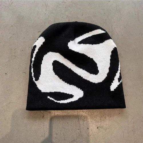 VIBE Knitting Beanies Goth Tooth Size ONE SIZE - 1 Thumbnail