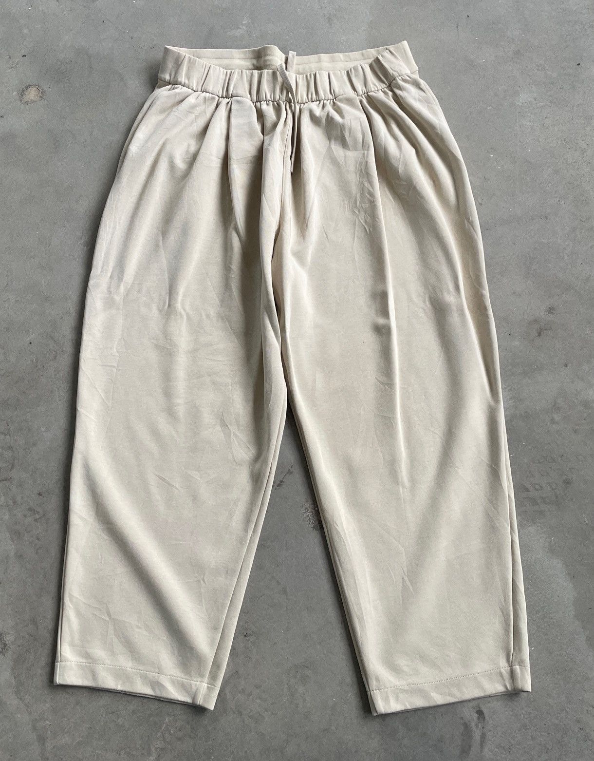 Uniqlo UNIQLO U BAGGY SWEATPANT Size US 36 / EU 52 - 1 Thumbnail