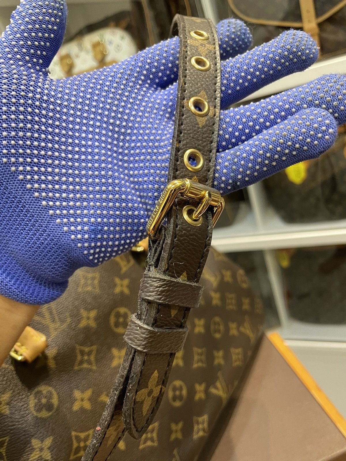 Louis Vuitton AUTHENTIC LOUIS VUITTON MONOGRAM PALLAS MM HANDBAG Size ONE SIZE - 16 Thumbnail