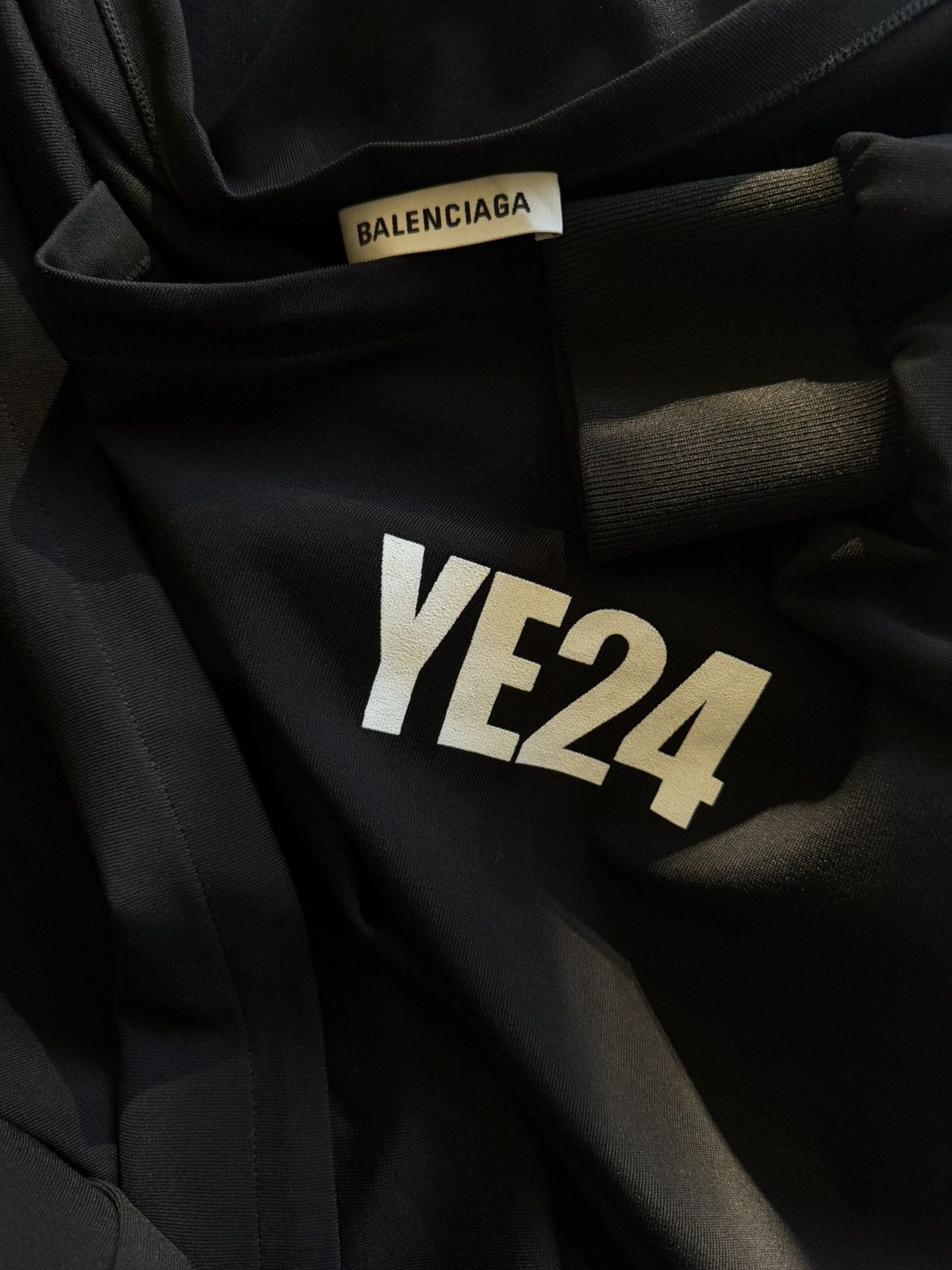 Balenciaga 1/1 YEEZY × Balenciaga YE24 Campaign One-Armed Cloak Size US L / EU 52-54 / 3 - 12 Thumbnail