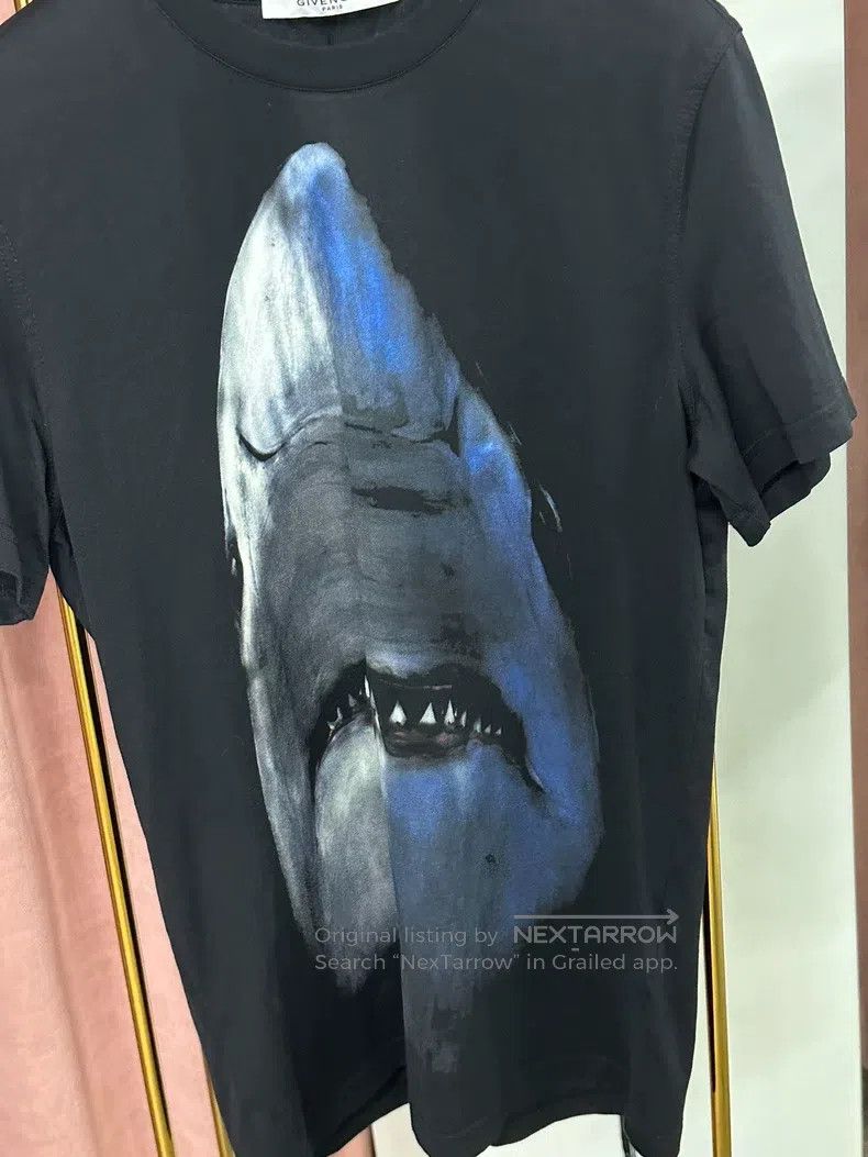 Givenchy Givenchy Black Shark Short Sleeve T-Shirt Top Size US XS / EU 42 / 0 - 2 Thumbnail