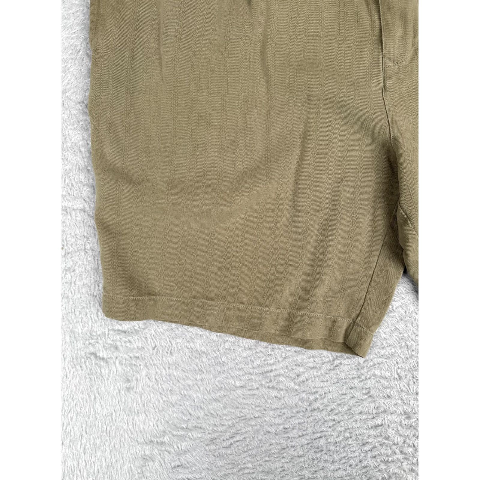 Tommy Bahama Tommy Bahama Shorts Mens 36 Tan Silk Pleated Relax Fit Chino Herringbone Beach Casual Size US 36 / EU 52 - 3 Thumbnail