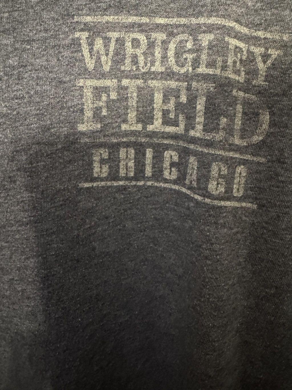 The Unbranded Brand Wrigley Field Short Sleeve T-shirt Men's Size L Gray Size US L / EU 52-54 / 3 - 6 Thumbnail
