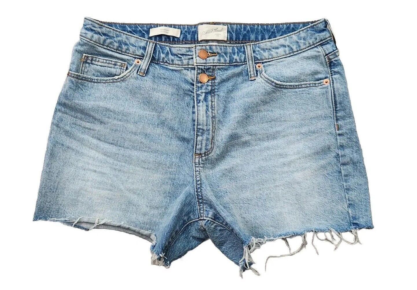 Designer Universal Thread Jean Shorts Vintage Midi 12 / 31 Light Wash Size 34" / US 12 / IT 48 - 1 Thumbnail