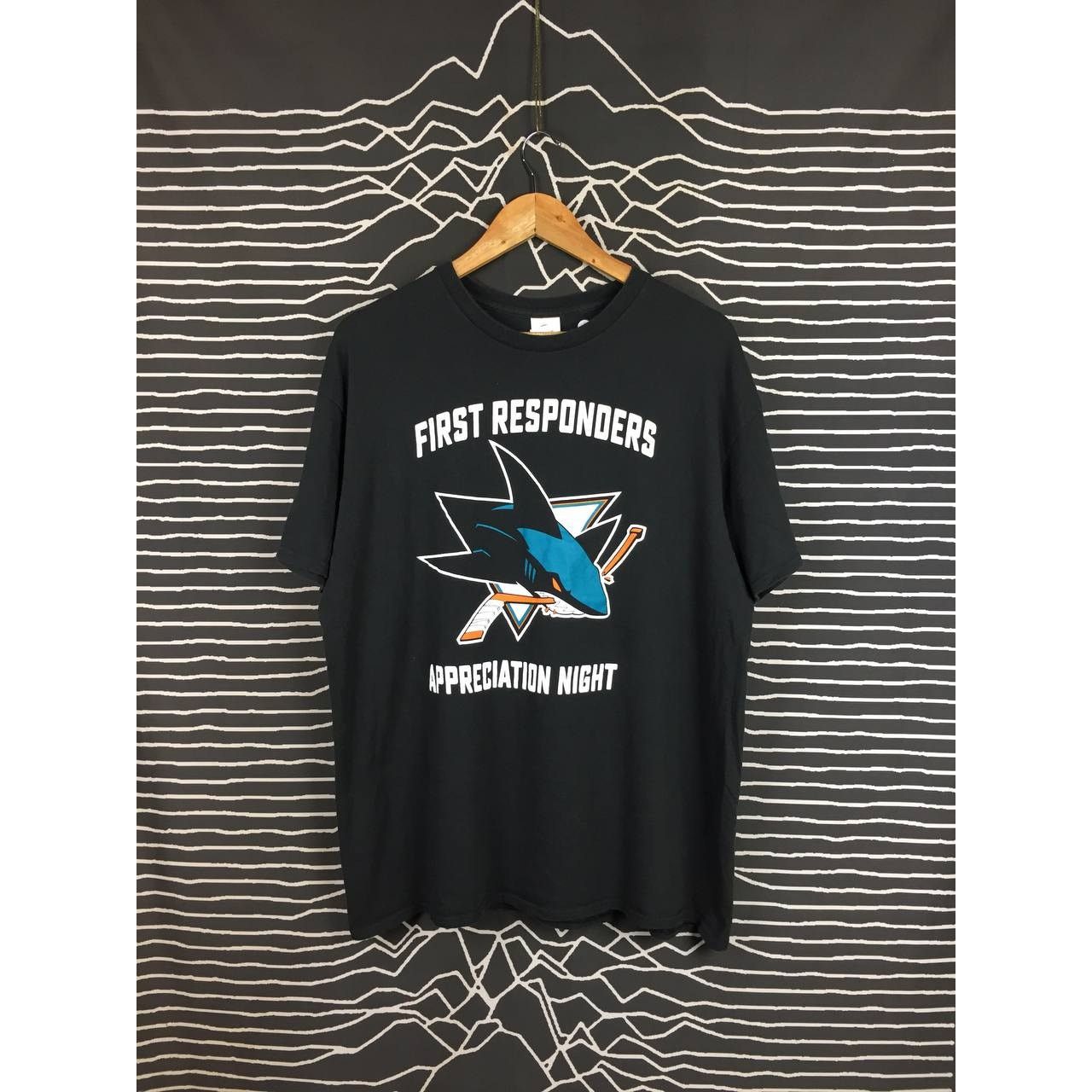 NFL × Sports Specialties × Vintage Vtg Y2K NFL San Jose Sharks Appreciation Night Tee Size US XL / EU 56 / 4 - 2 Thumbnail