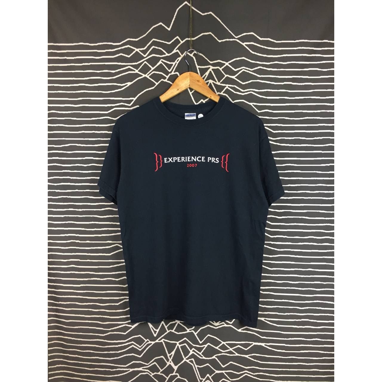 Gildan × Vintage Experience PRS 2007 Paul Reed Smith Guitar Annual Event Tee Size US M / EU 48-50 / 2 - 2 Thumbnail