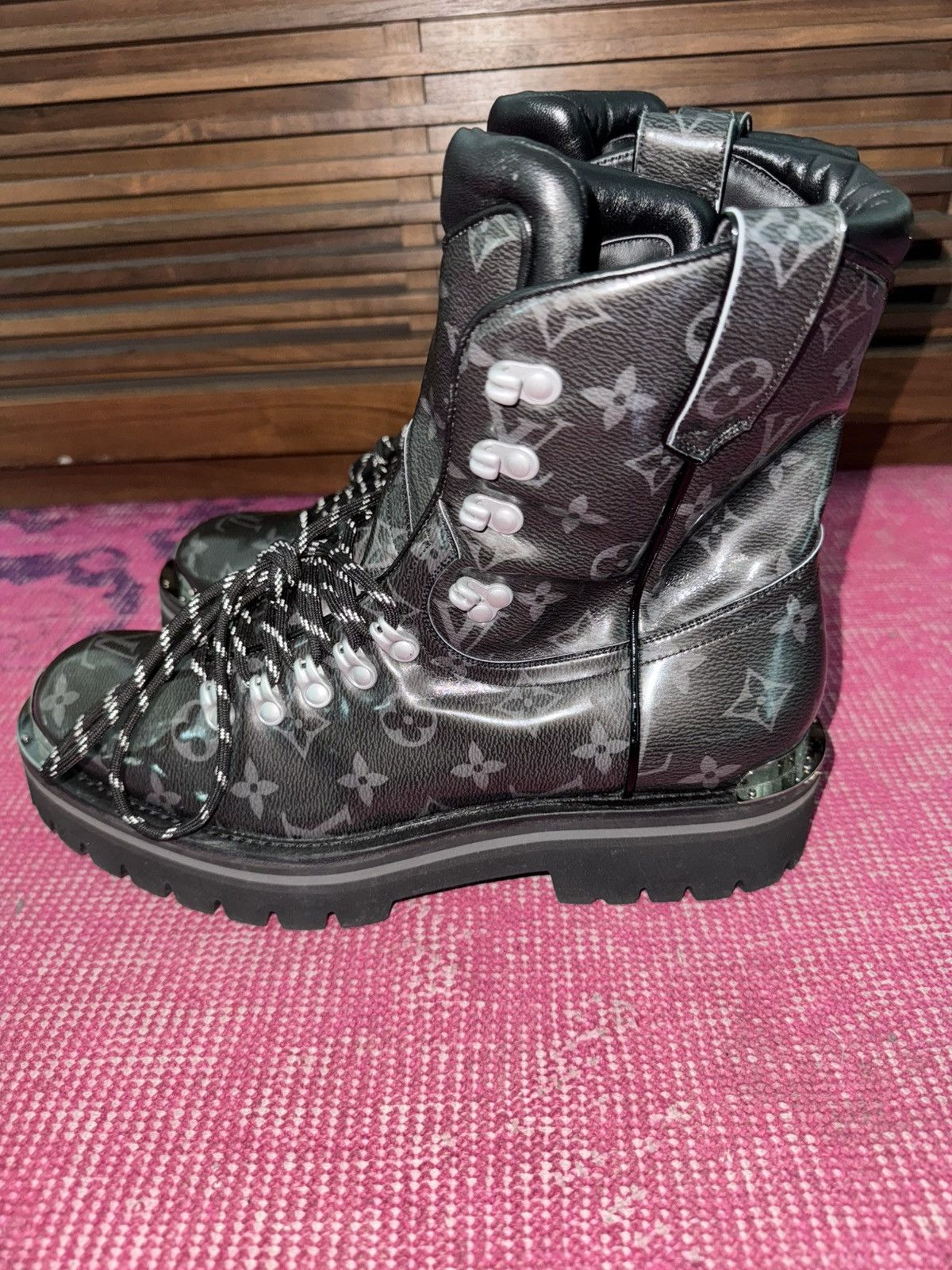 Combat Boots Louis Vuitton Outland Louis Vuitton Monogram