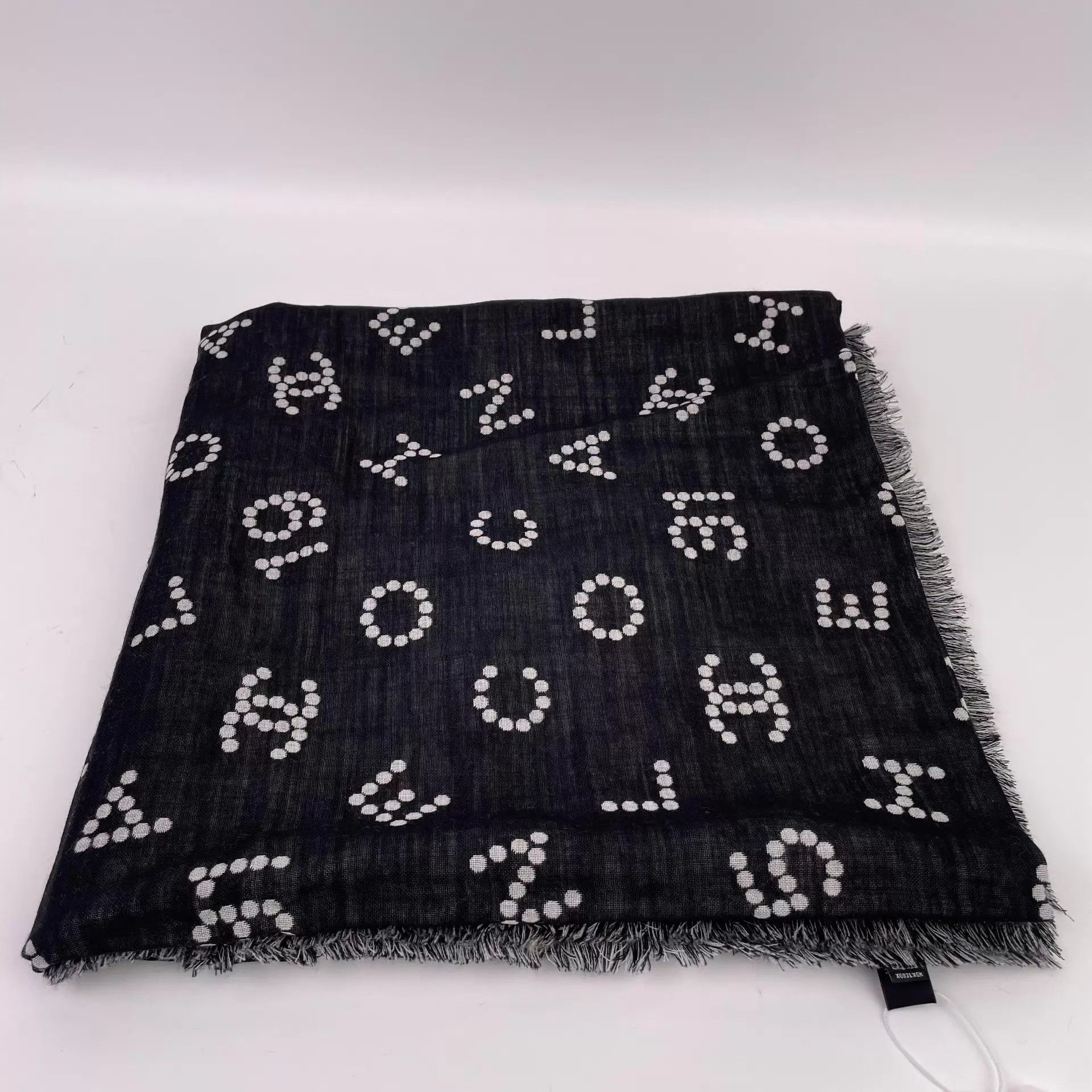 Chanel Chanel Silk Double-Faced Scarf Size ONE SIZE - 3 Thumbnail