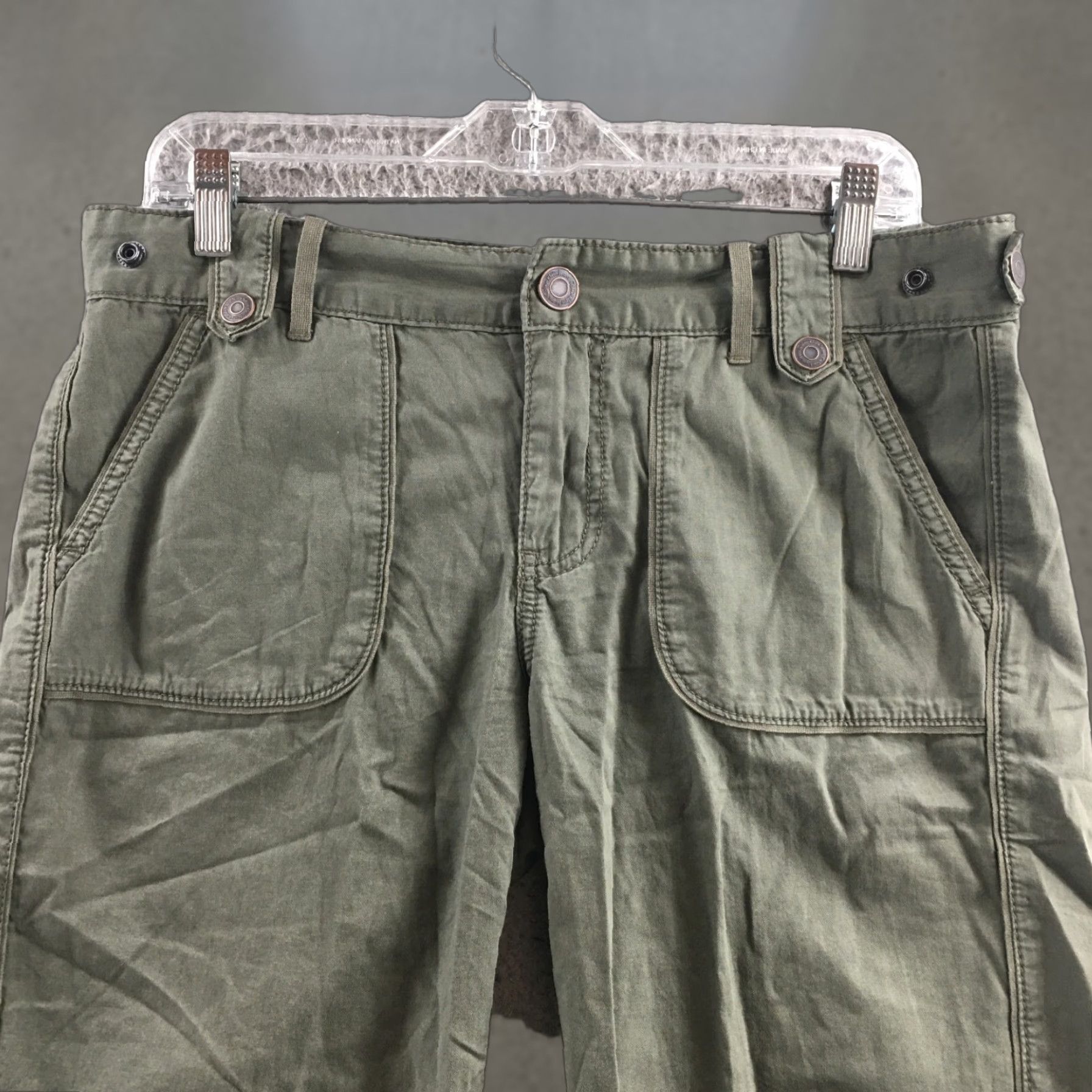 Calvin Klein Calvin Klein Utility Shorts Womens 6 Green Cotton Flat Front Cargo Pocket Shorts Womens 6 Green Cotton Flat Front Mens Womens Size 28" / US 6 / IT 42 - 1 Thumbnail