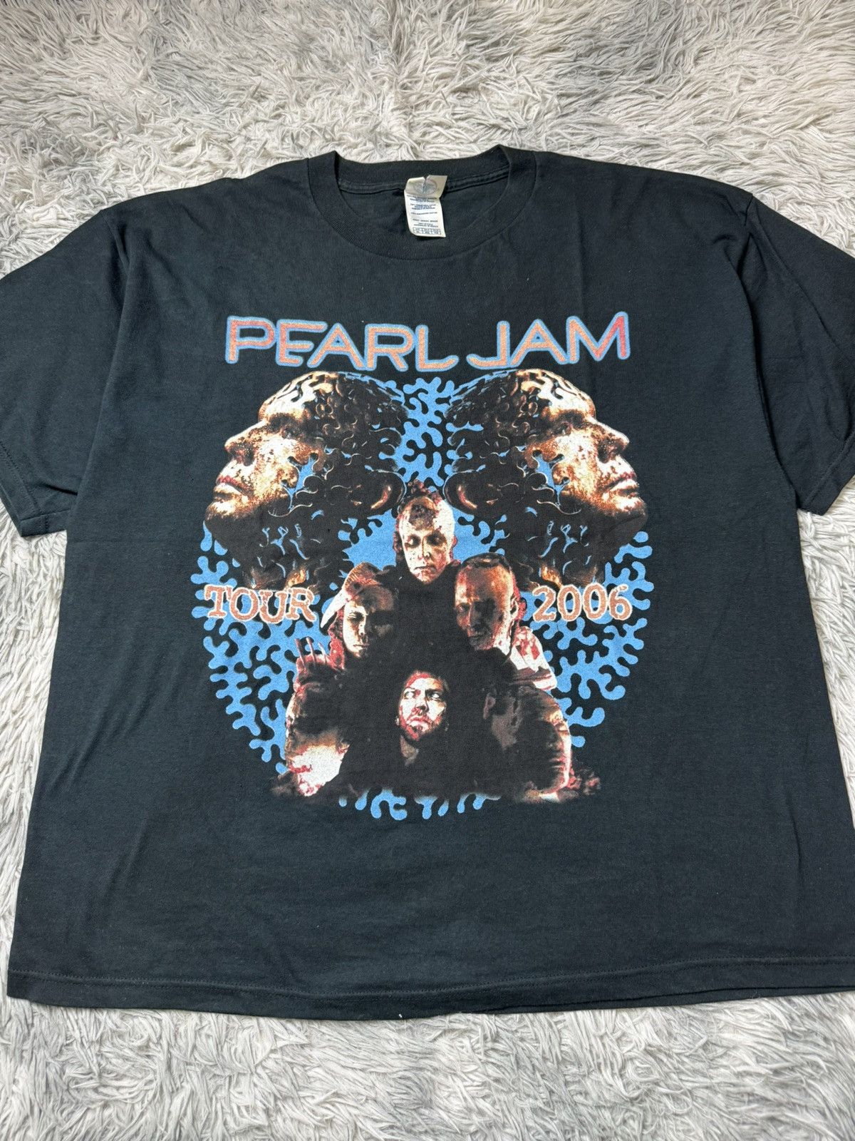 Vintage Vintage Pearl Jam Avocado Tour 2006 Size US XL / EU 56 / 4 - 1 Thumbnail