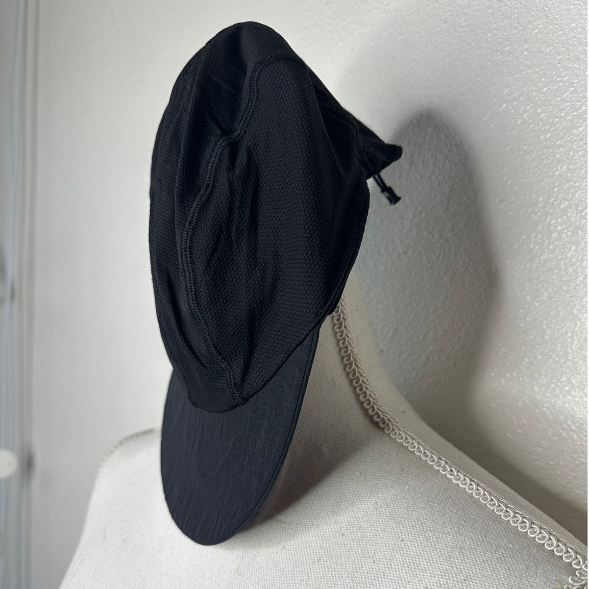 Lululemon Lululemon Black Adjustable Runners Hat Size ONE SIZE - 2 Thumbnail