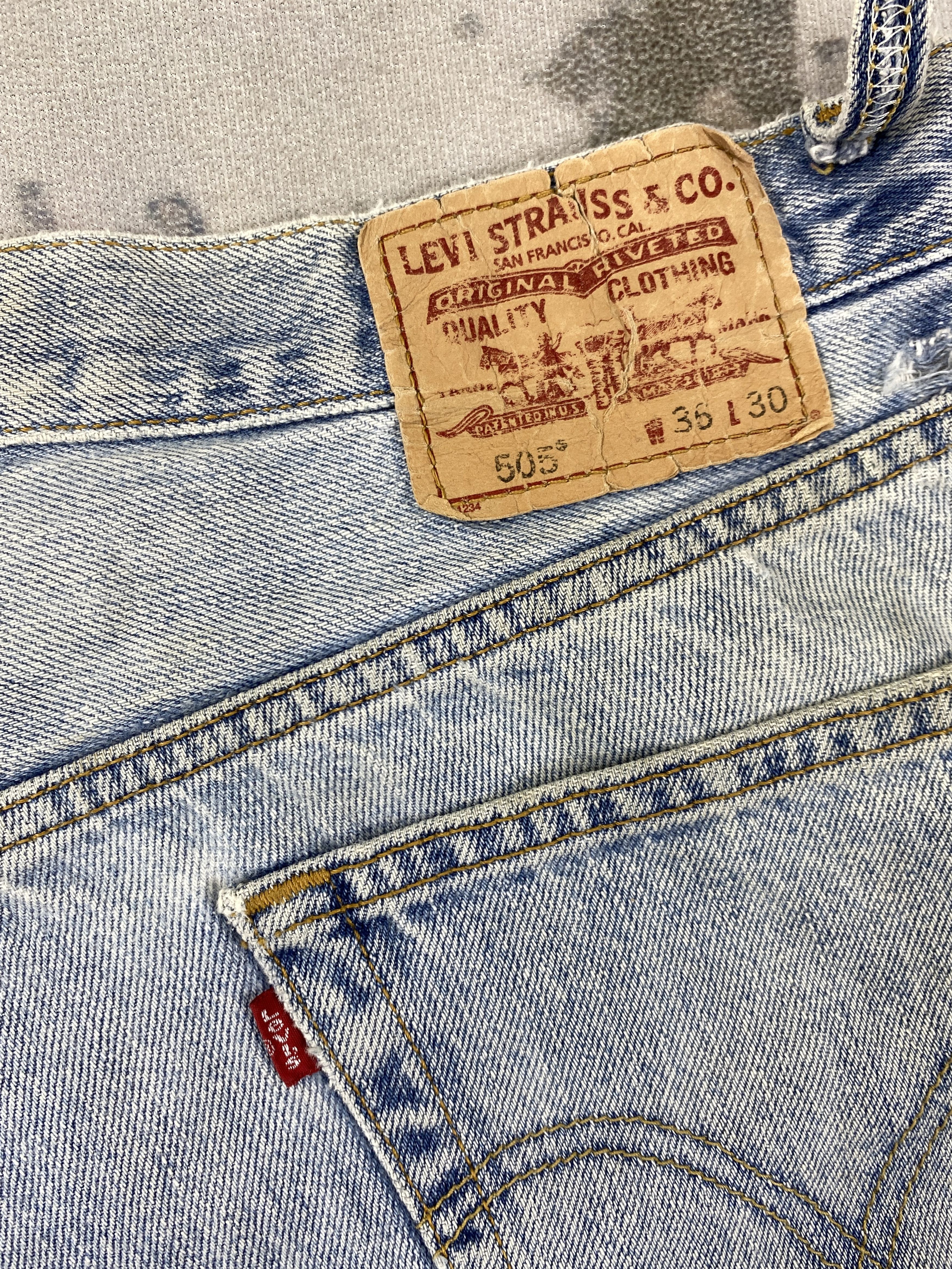 Levi's Light Wash Vintage Levi's 505 Regular Fit Denim 35x29 JN754 Size US 35 - 12 Thumbnail