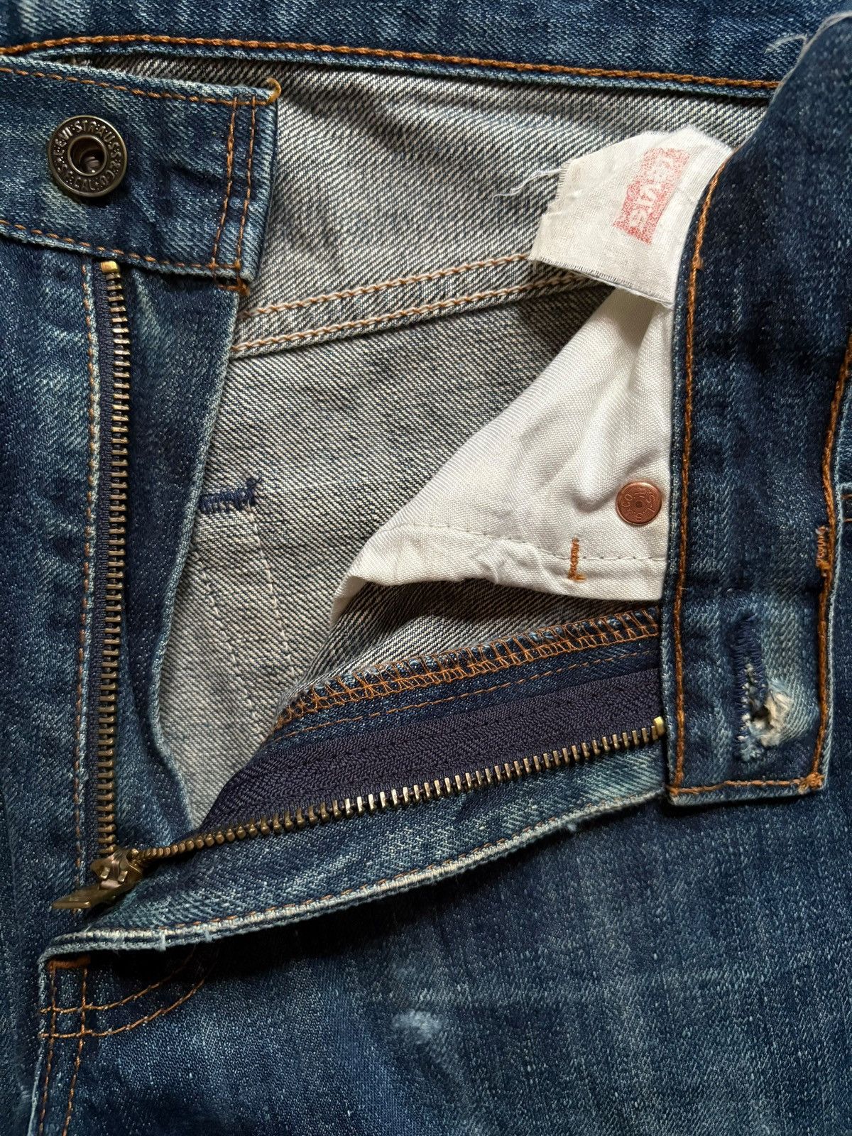 Levi's Vintage Levis 502 Faded Blue Wash Distress Loose Jeans Size US 30 / EU 46 - 9 Thumbnail