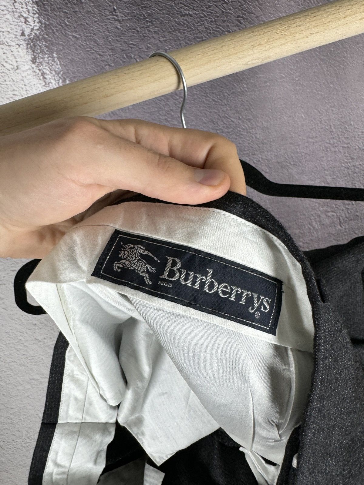 Burberry Burberry’s grey striped 2 pcs pure 110s wool suit 3 button Size 42R - 21 Thumbnail