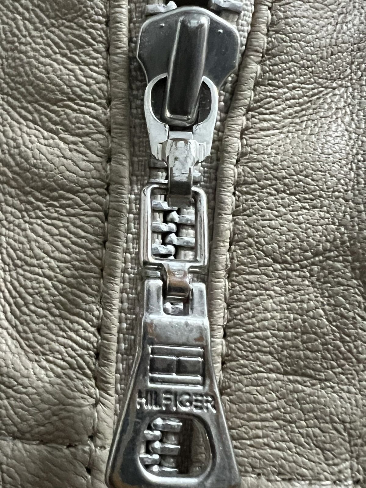 Tommy Hilfiger × Vintage Tommy Hilfiger Vintage leather jacket zipper rare Size US S / EU 44-46 / 1 - 9 Thumbnail
