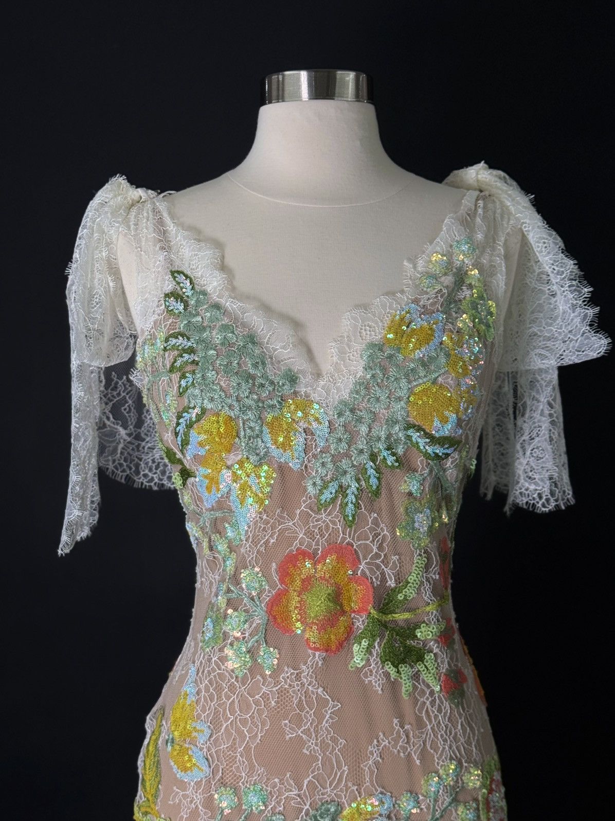 Other Brand New US 8 Elie Saab Lace Gown with Floral Appliques Size M / US 6-8 / IT 42-44 - 2 Thumbnail