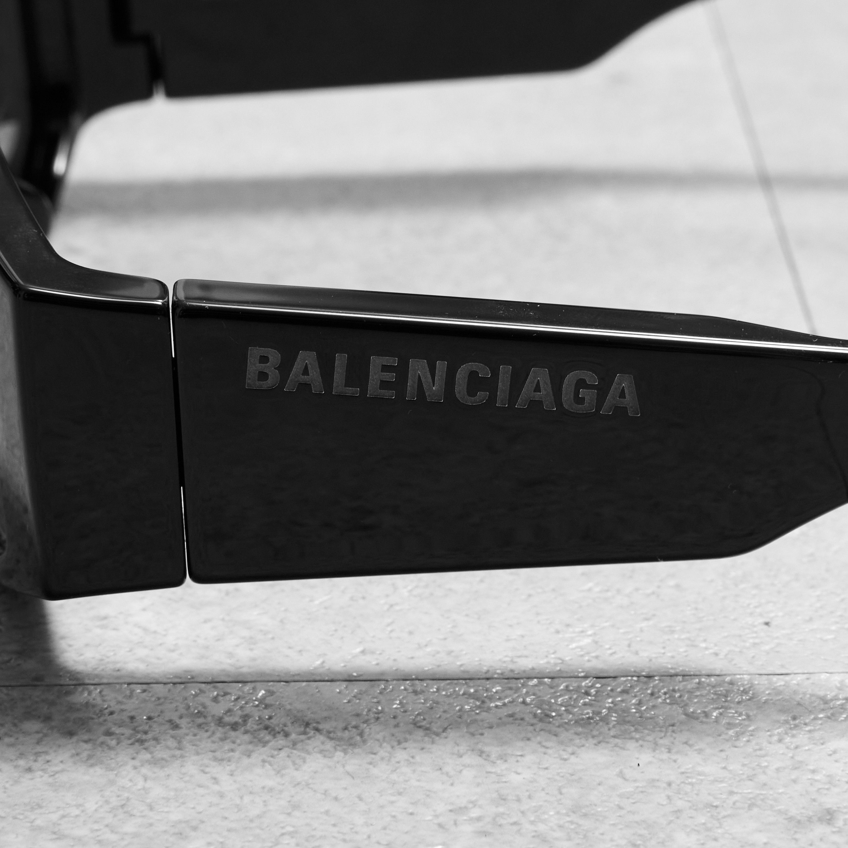 Balenciaga BALENCIAGA SUNGLASSES BB0100S 001 BLACK Size ONE SIZE - 3 Thumbnail