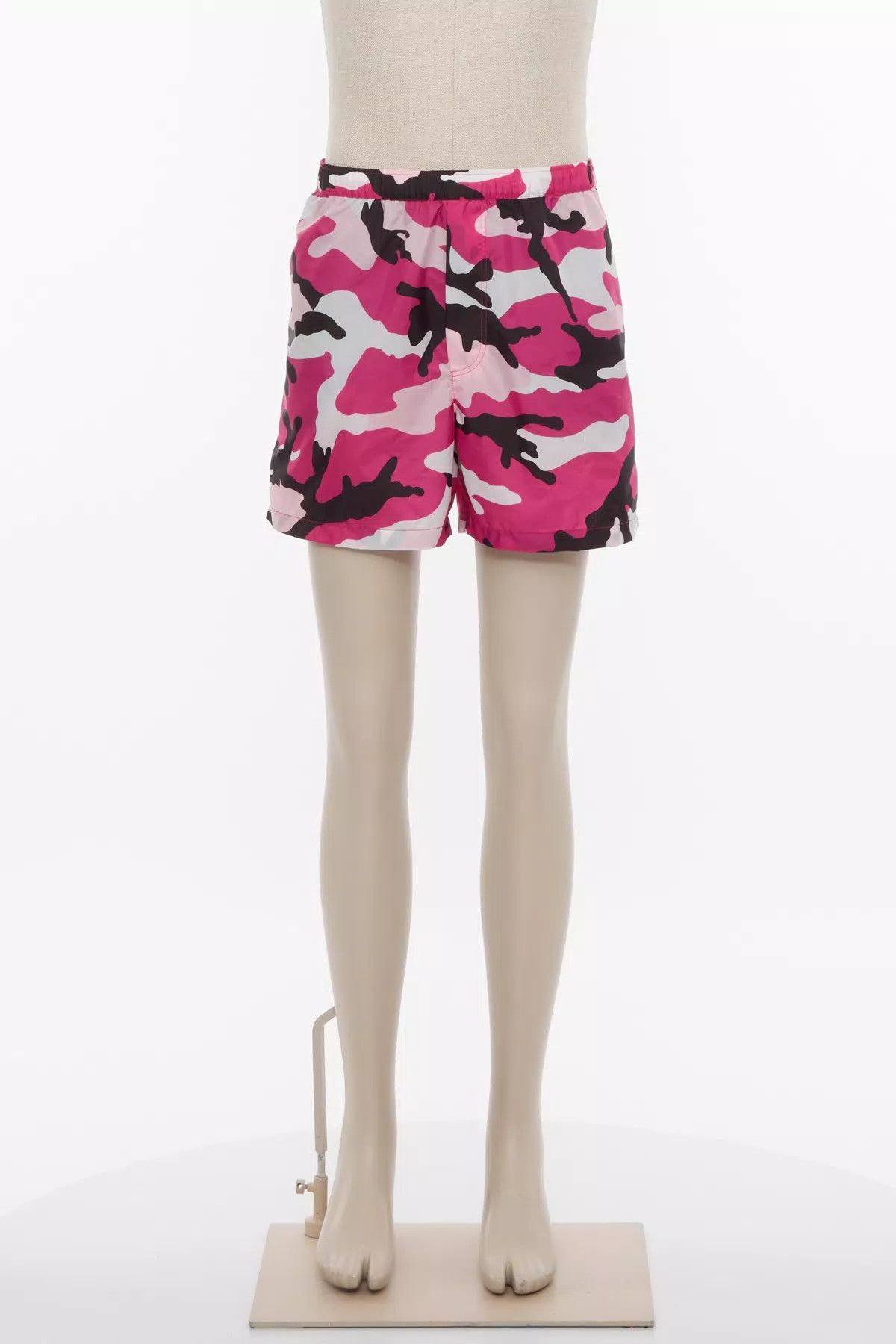 Valentino oc11z0725 Camouflage Print Swimming Shorts in Pink Size US 36 / EU 52 - 1 Thumbnail