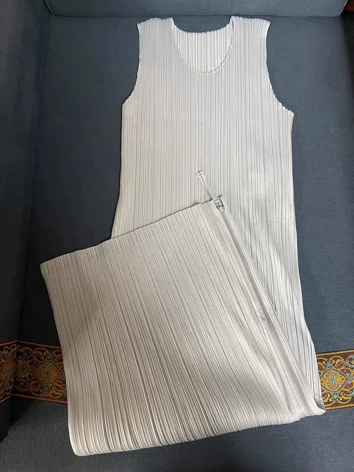 Issey Miyake issey miyake size:4 Grey zippered dress Size XXS / US 00 / IT 34 - 2 Thumbnail