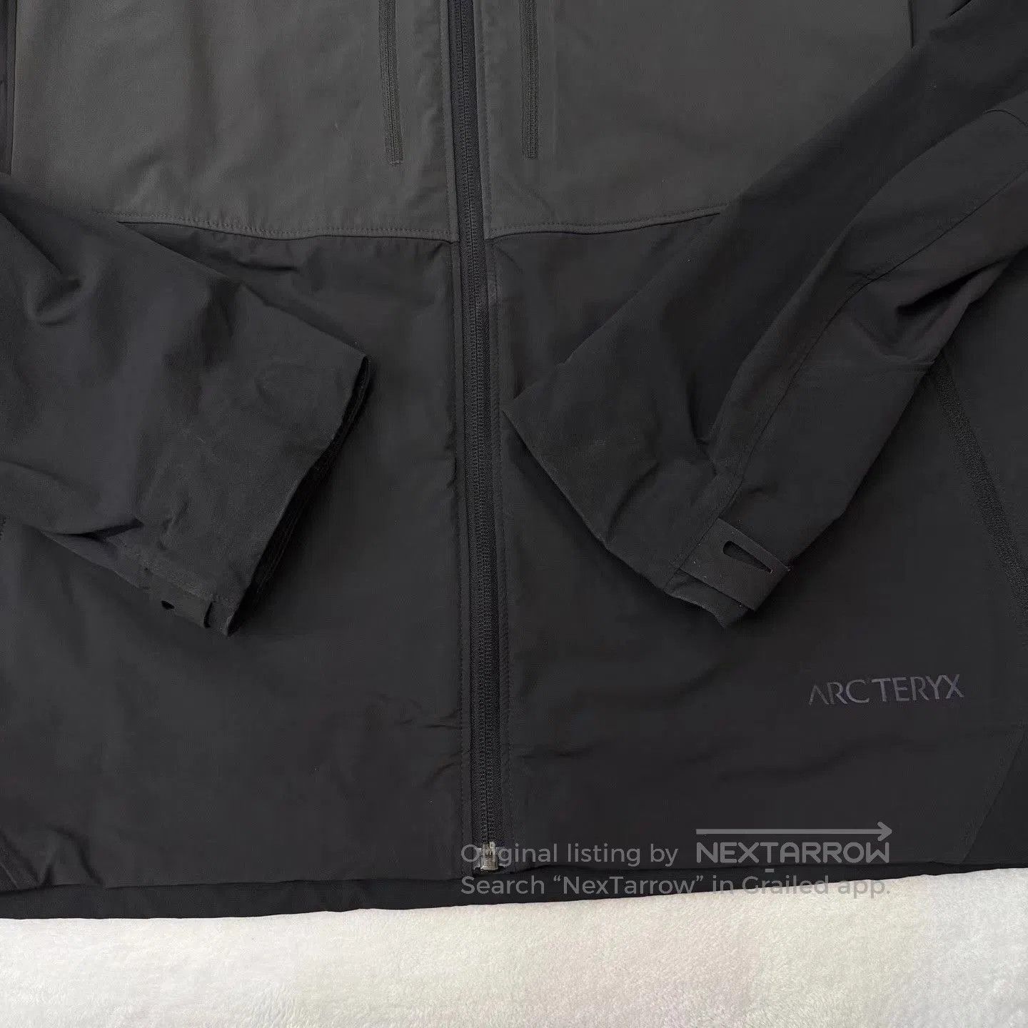 Arc'teryx Black Zip. Size US L / EU 52-54 / 3 - 2 Thumbnail