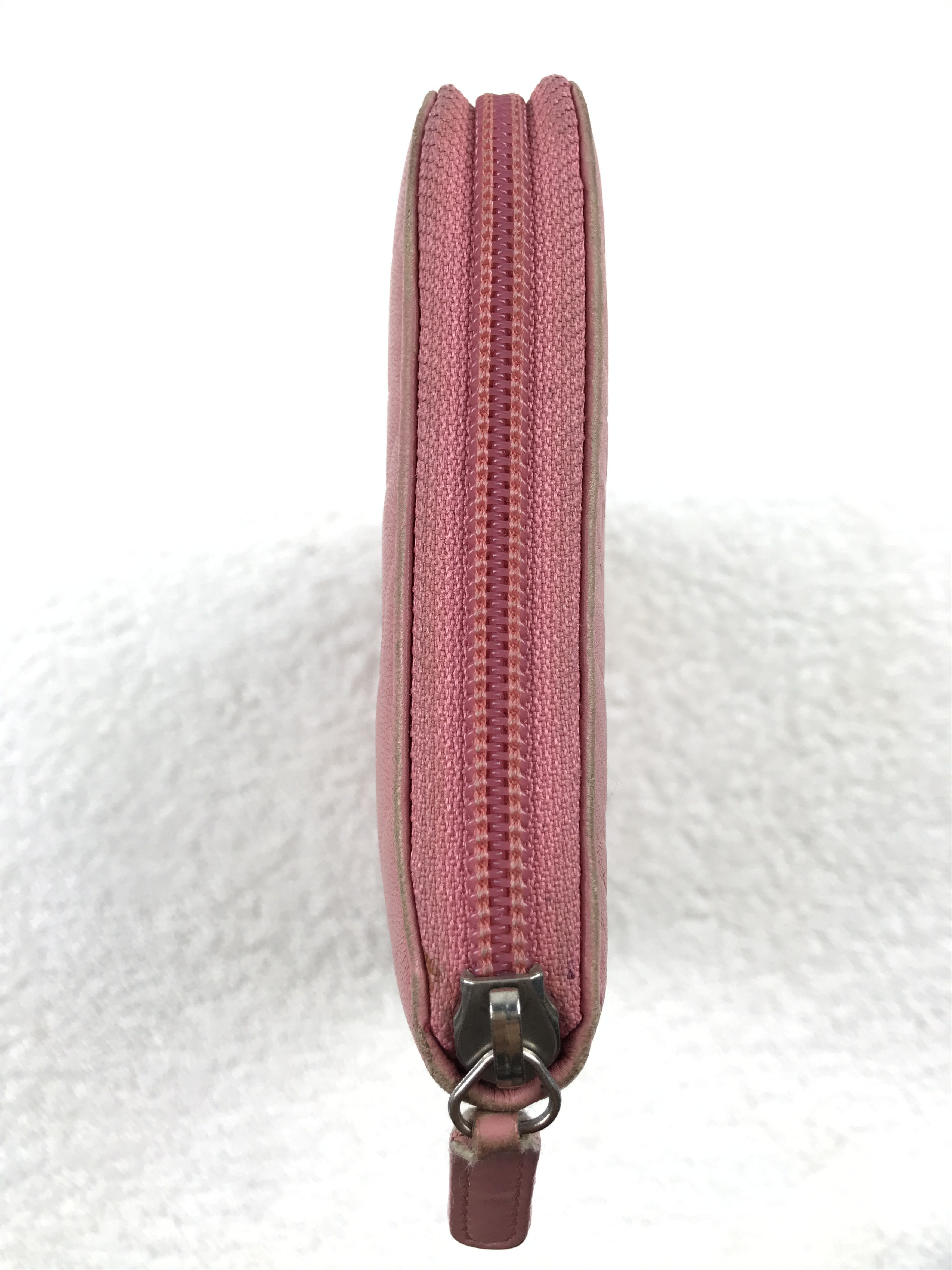 Chanel × Vintage Chanel Pink Embossed Camellia Wallet Zip Around With Box Size ONE SIZE - 8 Thumbnail