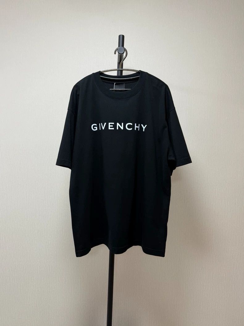 Givenchy Givenchy Black T-Shirt Size US M / EU 48-50 / 2 - 1 Thumbnail