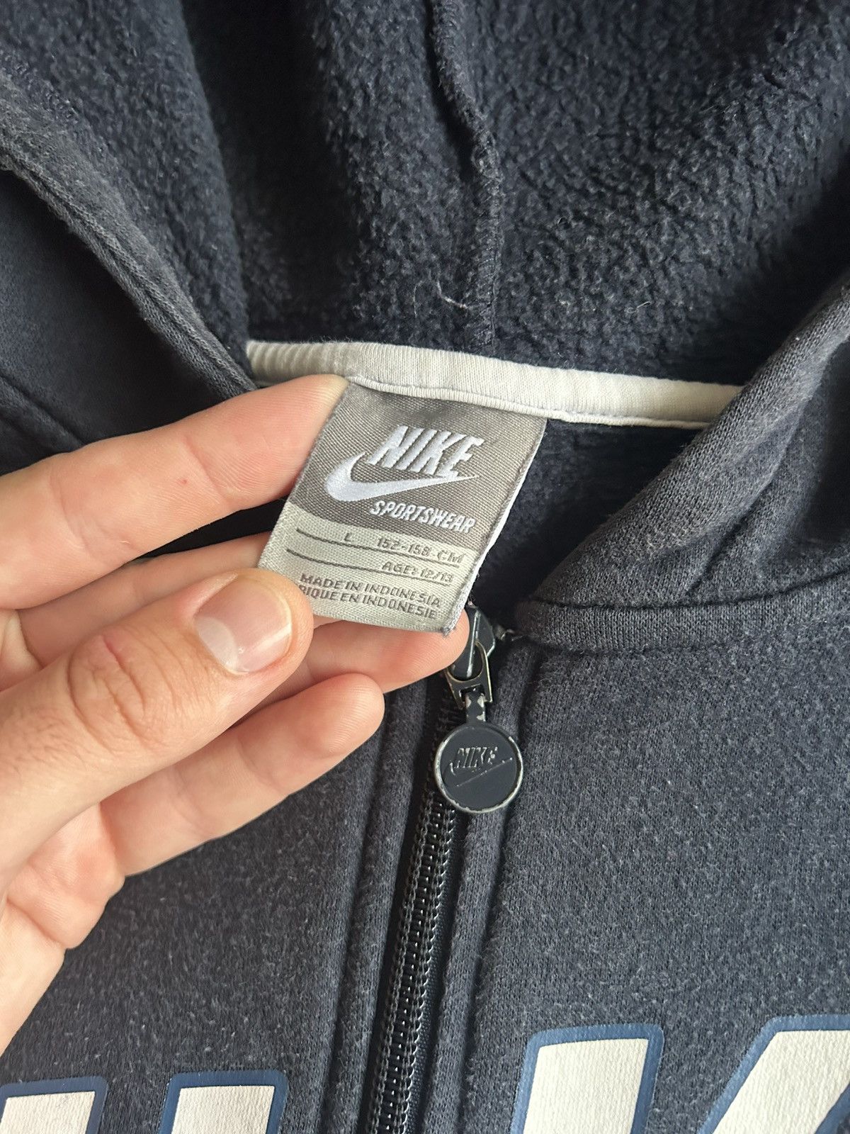 Nike Vintage Nike Sportswear Big Logo Zip Up Hoodie Distressed Size S / US 4 / IT 40 - 6 Thumbnail