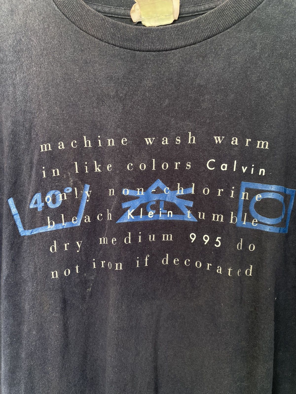 Calvin Klein × Vintage Vintage Rare 90s Calvin Klein Machine Wash Warm Tee Size US L / EU 52-54 / 3 - 2 Thumbnail