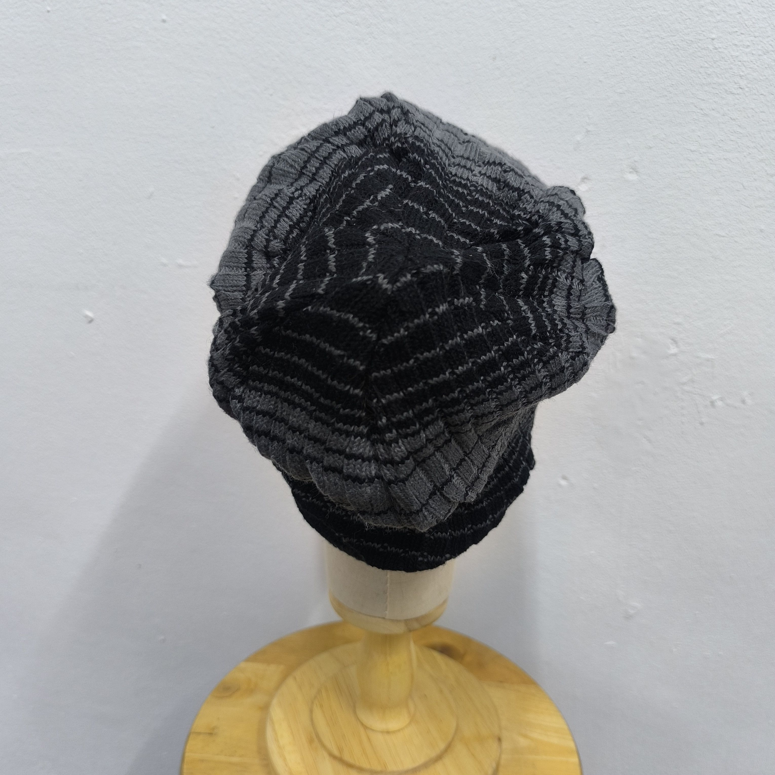 Japanese Brand ✨Japanese brand outlast stripes visor beanie hat Size ONE SIZE - 3 Thumbnail