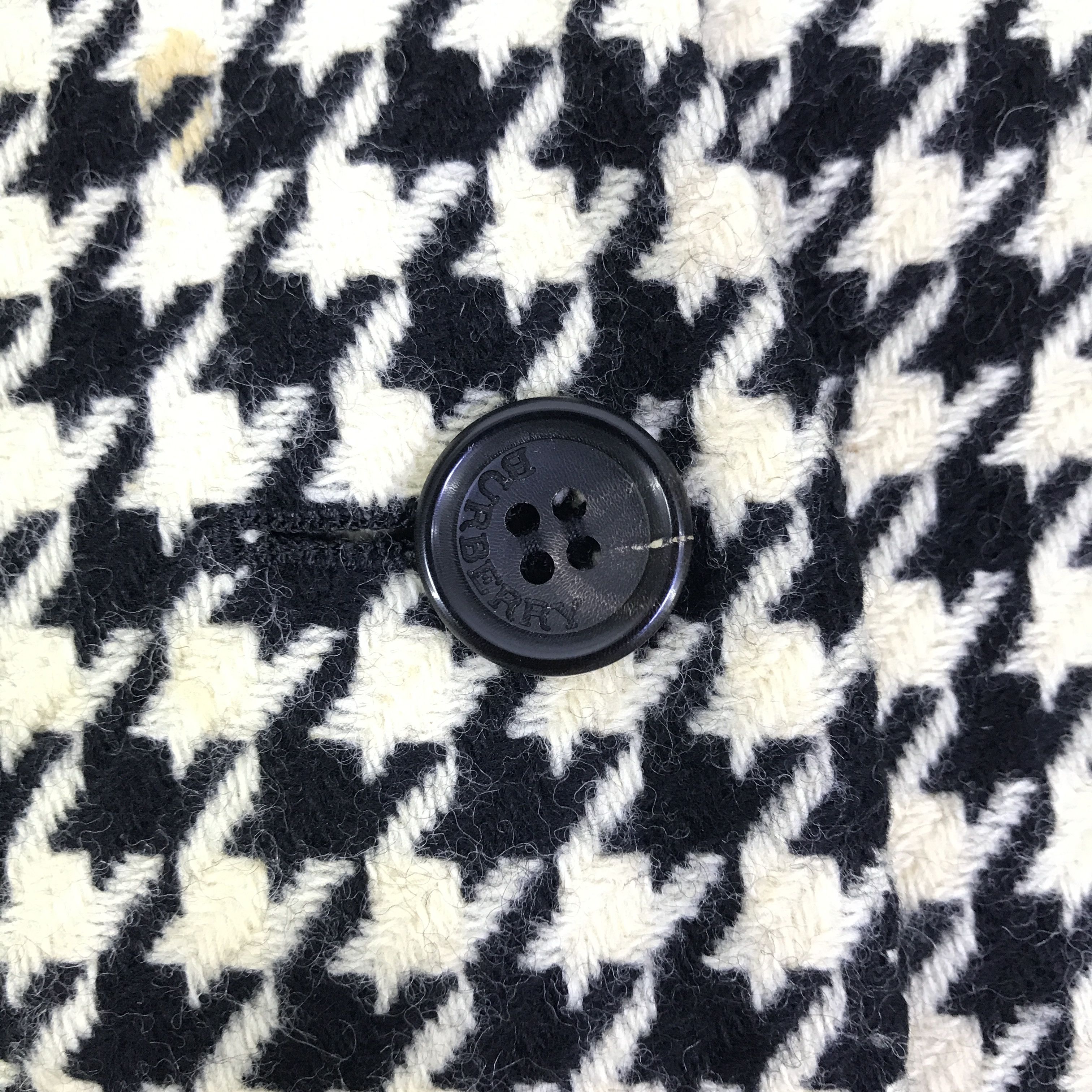 Burberry Vintage Burberry London Wool button Jacket K96B5 Size US M / EU 48-50 / 2 - 11 Thumbnail