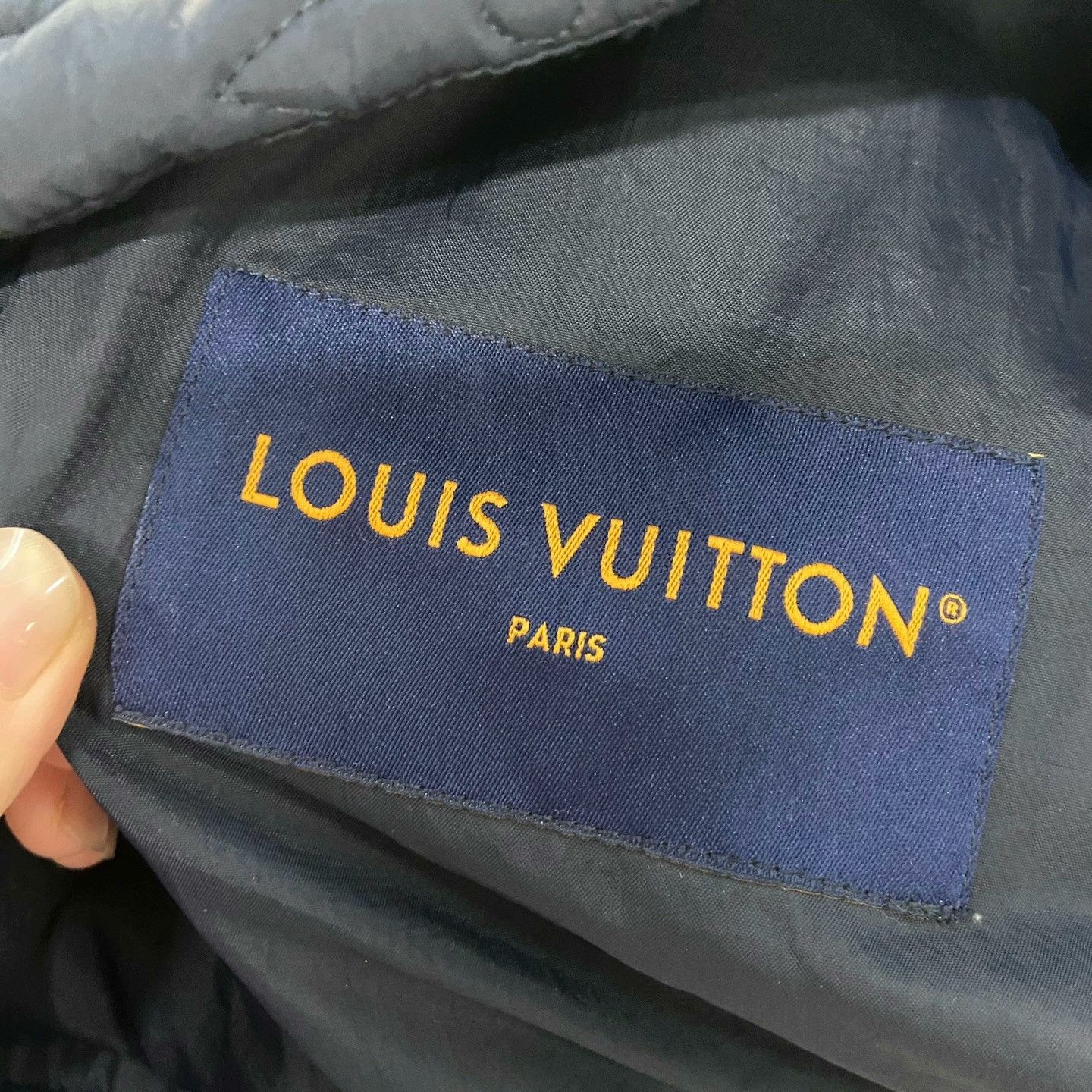 Louis Vuitton Louis Vuitton Embossed All-Over Logo Jacket Size US M / EU 48-50 / 2 - 3 Thumbnail