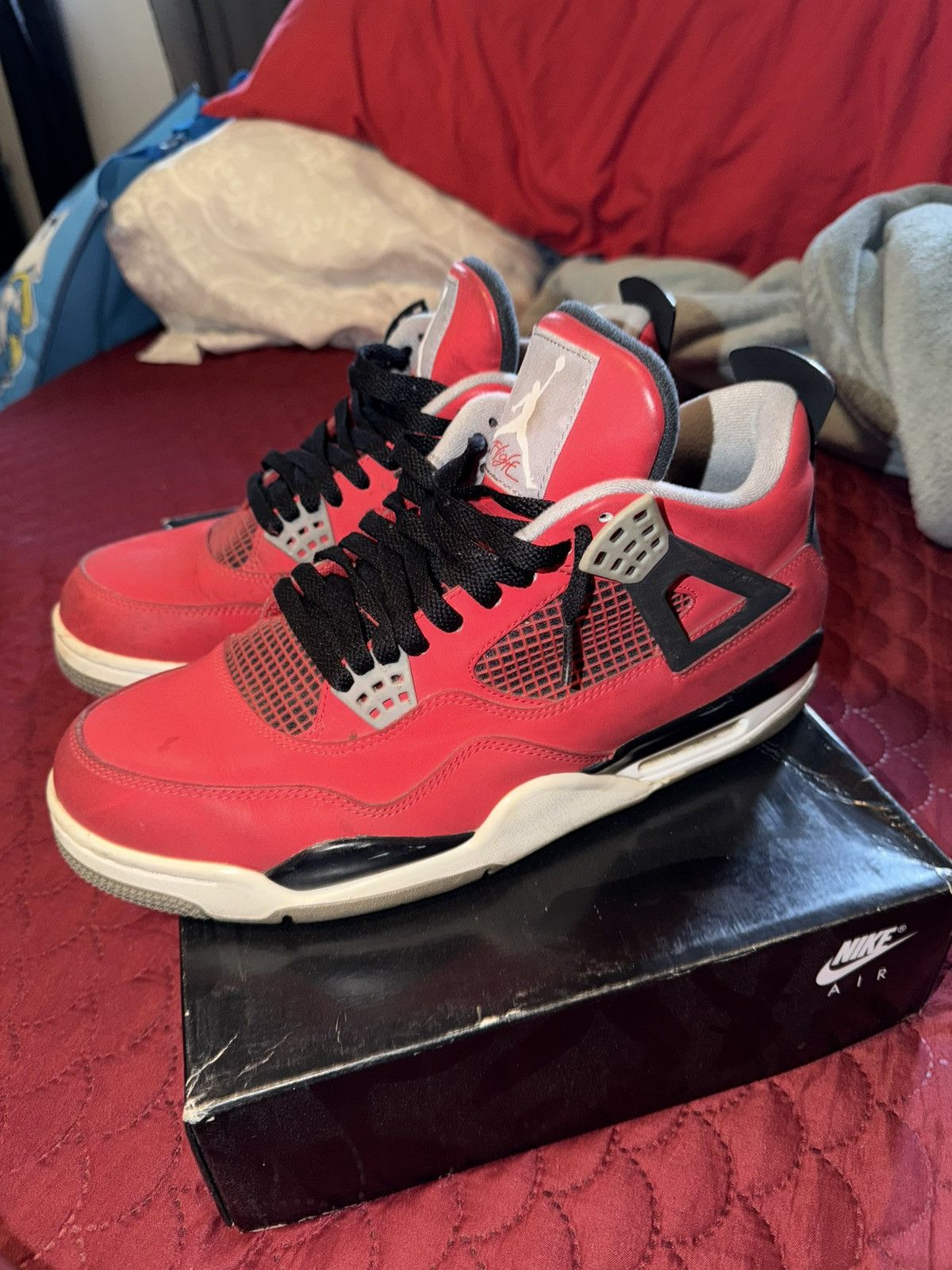 Jordan Brand Air Jordan 4 “Toro” Size US 11 / EU 44 - 4 Thumbnail
