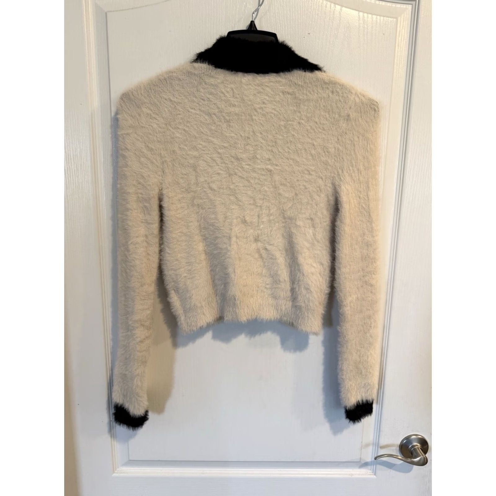 Express VINTAGE Express Cardigan Women XS Ivory Tipped Faux Fur Button Sleeve Long Solid Classic Coquette Preppy Novelty Style Sweater Size XS / US 0-2 / IT 36-38 - 3 Thumbnail