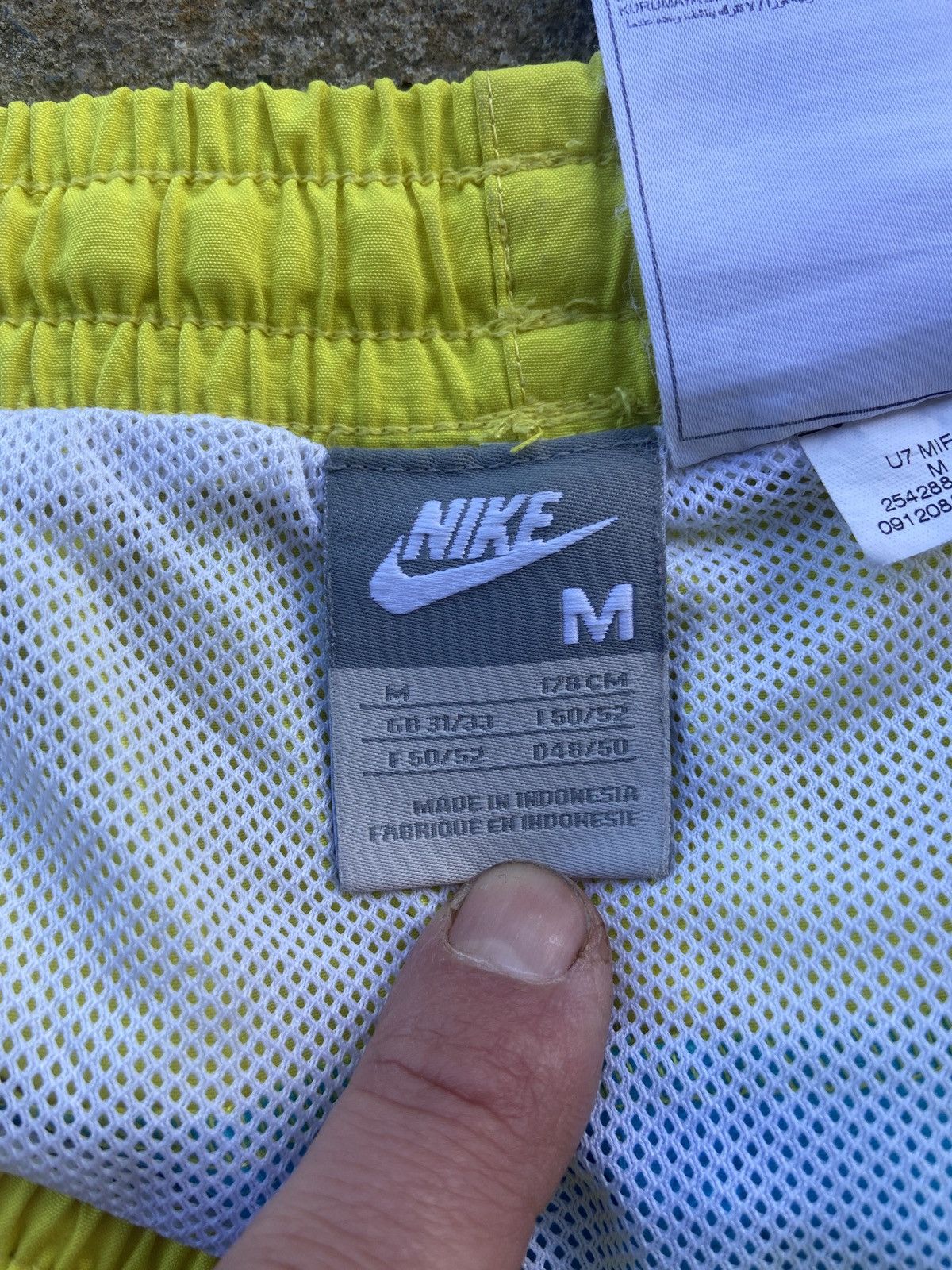 Nike Nike shorts. Vintage. Rear Size US 32 / EU 48 - 9 Thumbnail