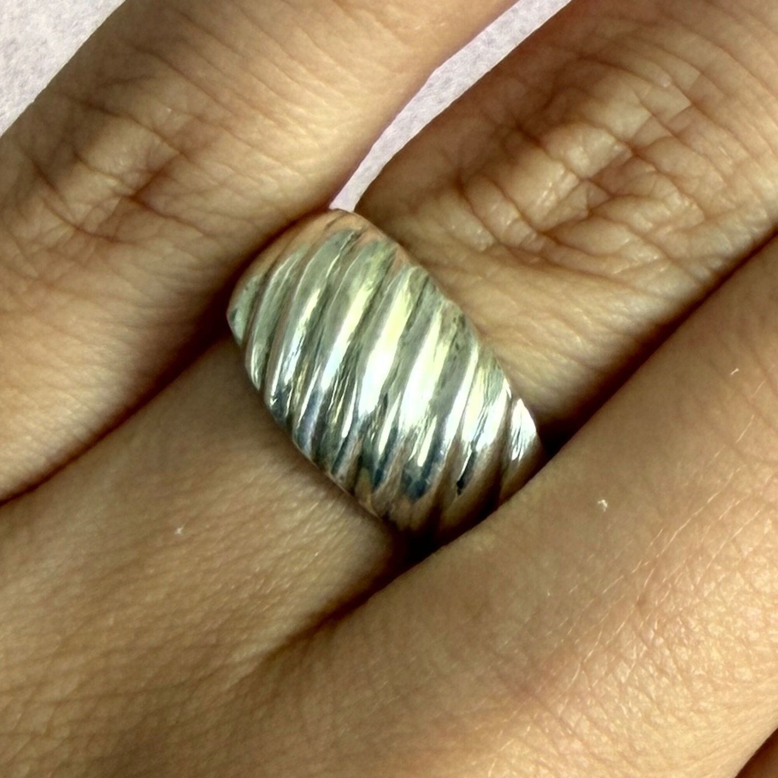 Sterling Silver sterling silver vintage ribbed band ring size 6 Size ONE SIZE - 1 Thumbnail