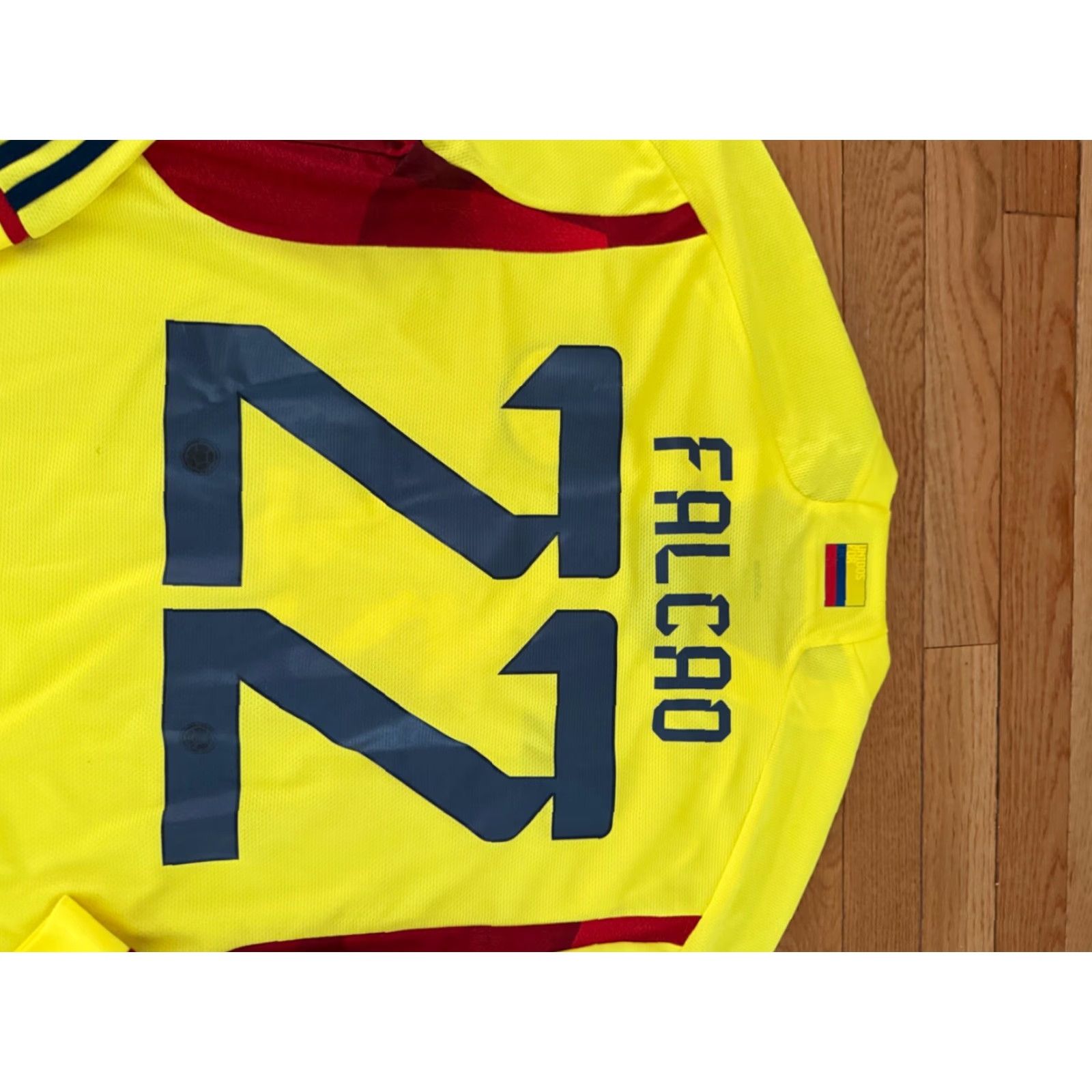 Adidas VINTAGE adidas Colombia Home Jersey 2022/2023 Yellow Long Sleeve Falcao #22 Mens L Shirt Crew Neck 90s Grail Vintage Workwear Size US L / EU 52-54 / 3 - 7 Thumbnail