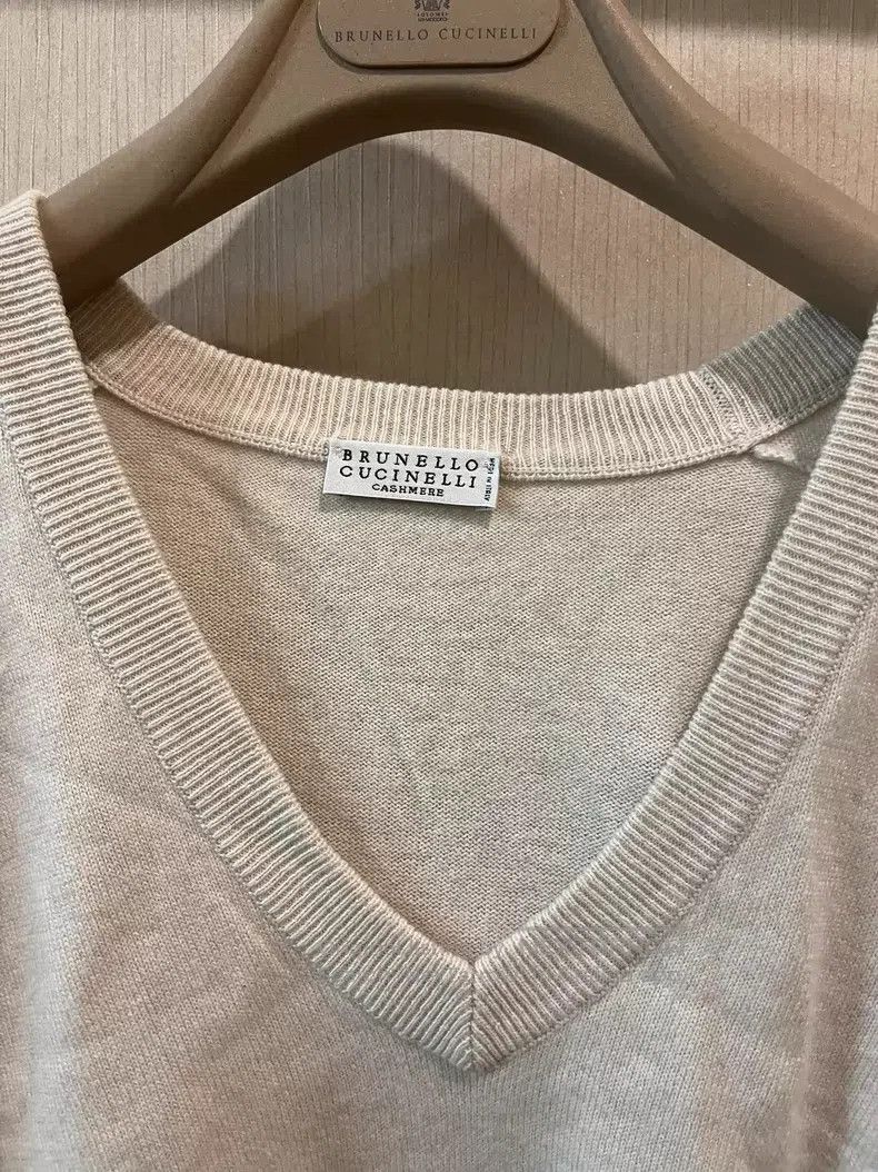 Brunello Cucinelli Brunello Cucinelli Beaded Cashmere Sweater Size XS / US 0-2 / IT 36-38 - 3 Thumbnail