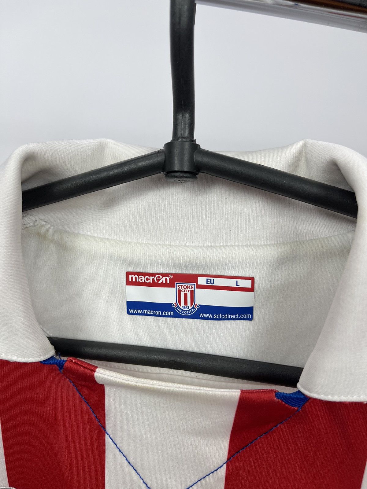 Macron STOKE CITY MACRON 2016/2017 FOOTBALL SOCCER HOME JERSEY L Size US L / EU 52-54 / 3 - 4 Thumbnail