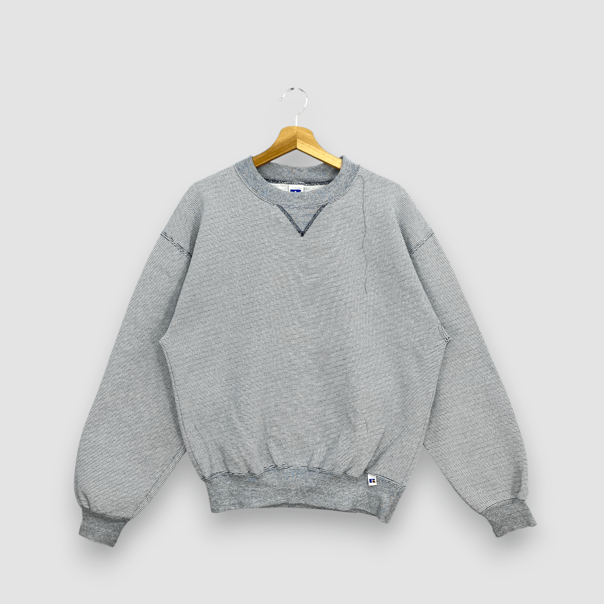 Russell Athletic Vintage 90s Russell Athletic USA V-Stitch Pullover Sweater Size US M / EU 48-50 / 2 - 1 Thumbnail