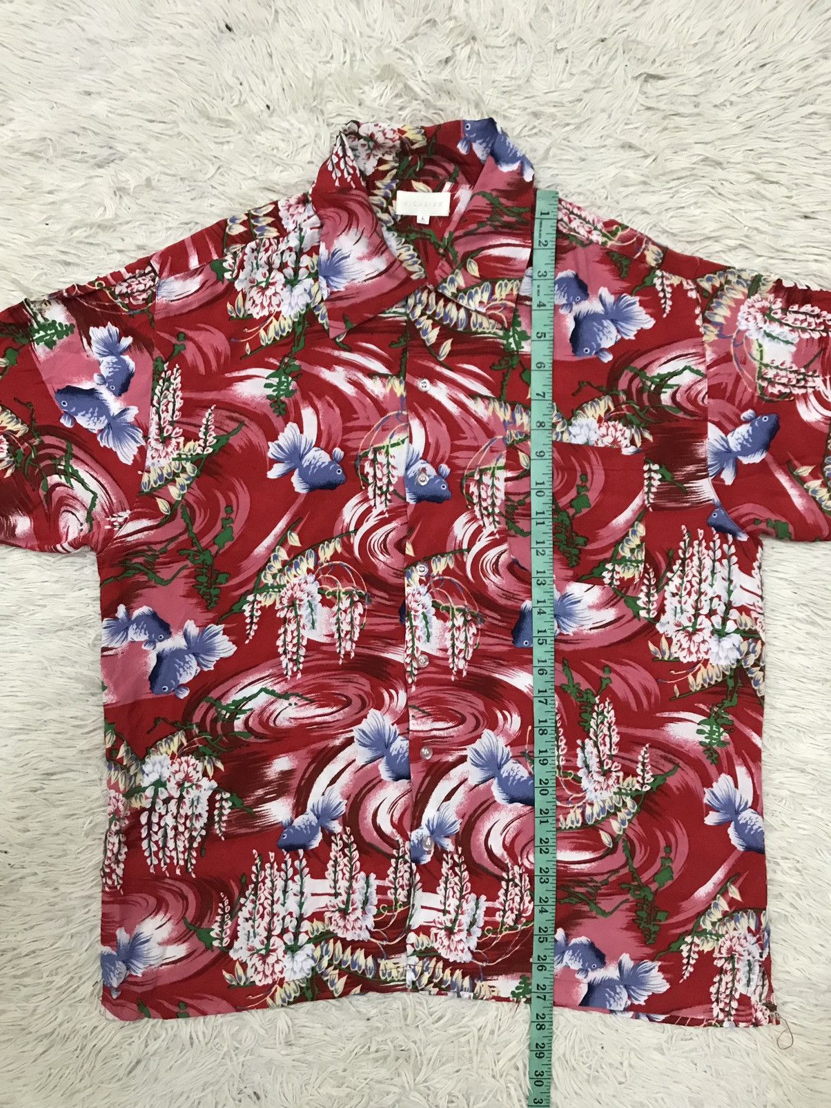Japanese Brand VINTAGE NICXSIXX GOLD FISH HAWAIIAN RAYON SHIRT BUTTON UP Size US M / EU 48-50 / 2 - 13 Thumbnail