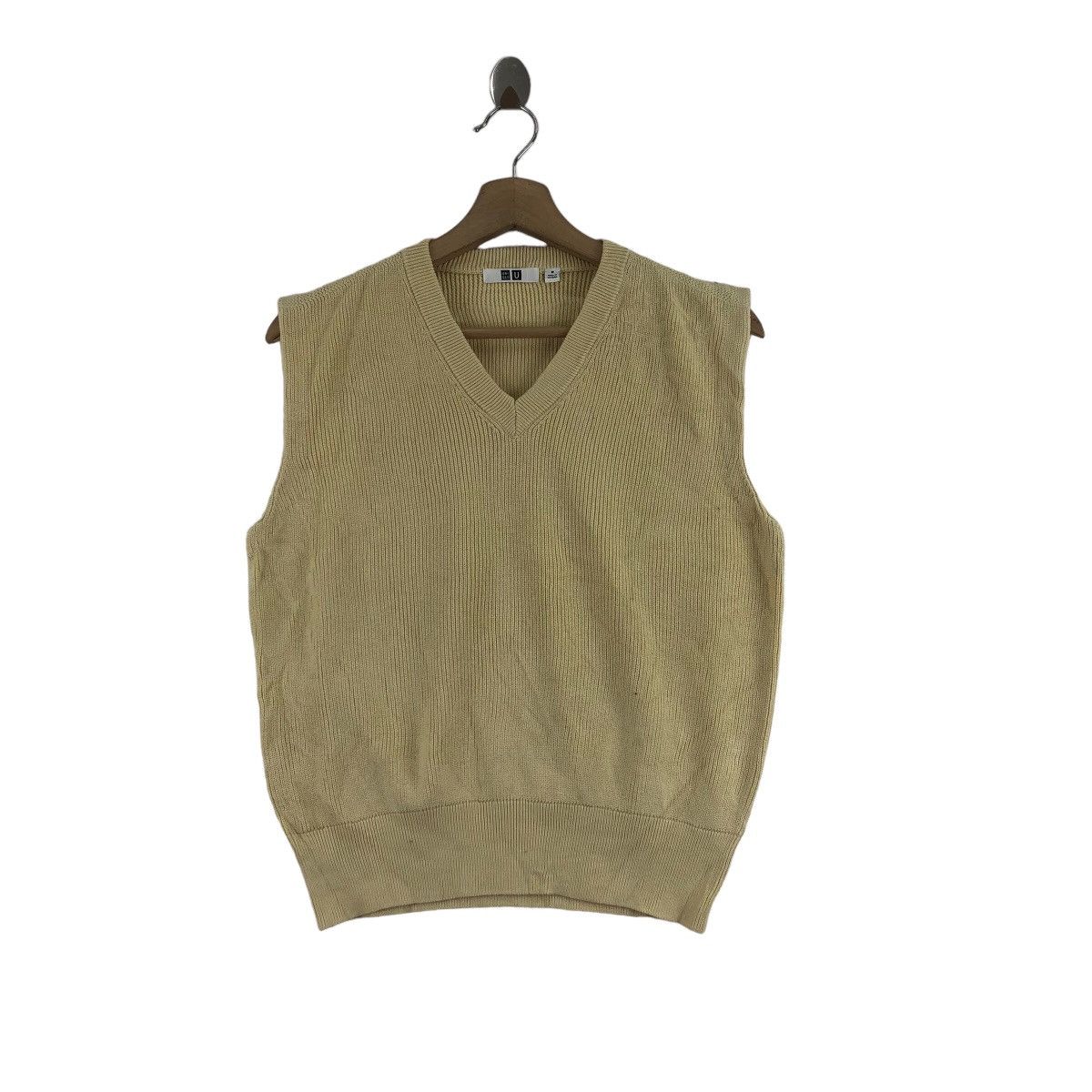 LEMAIRE x UNIQLO COLLECTION V Neck Knitwear Tank Top