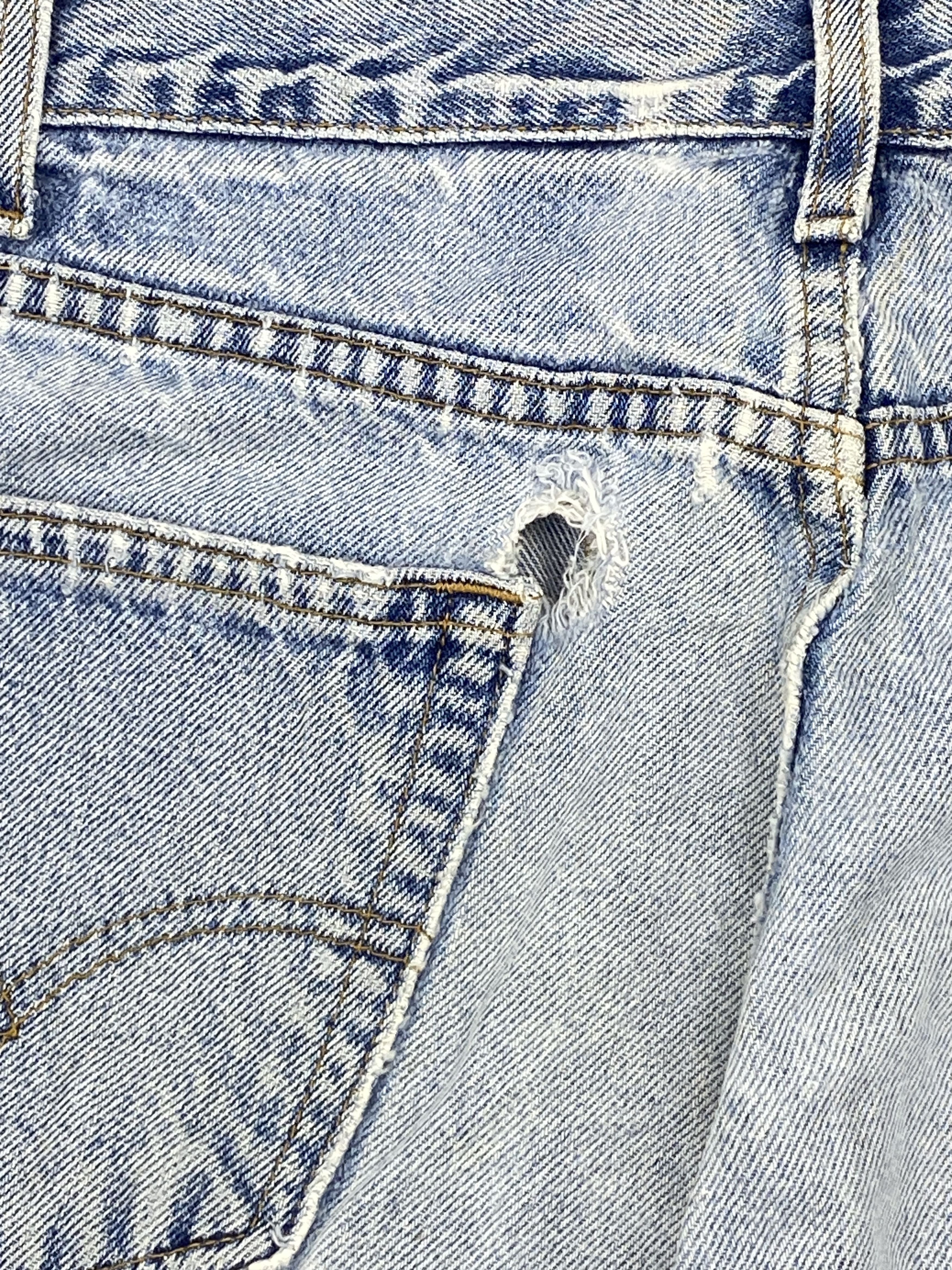 Levi's Vintage 90s Distressed Levis 505 Light Washed Jeans DP2655 Size US 32 / EU 48 - 15 Thumbnail