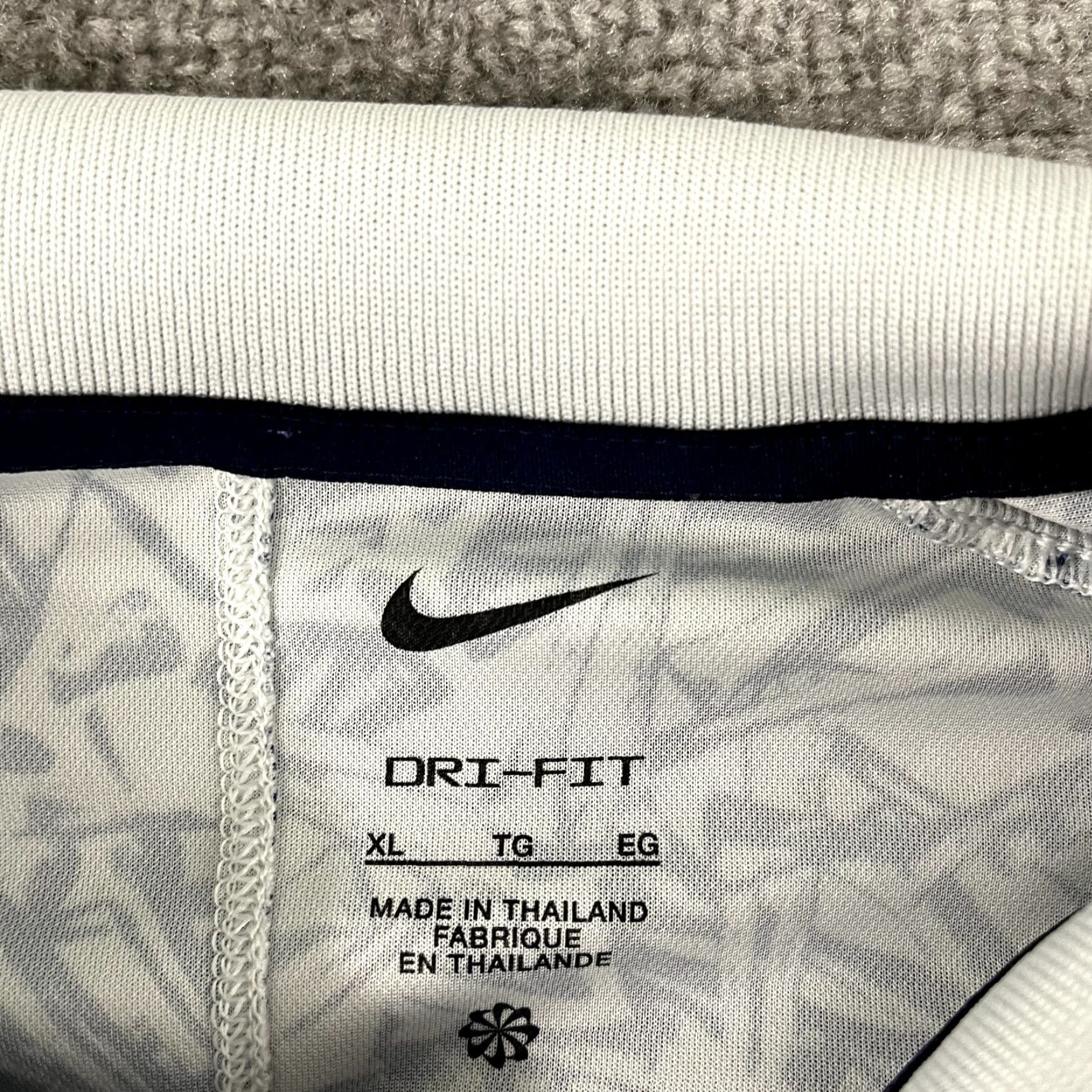 Nike NIKE Polo Shirt Mens XL White Blue Tee Print Victory All Over Golf Stretch Sport Polo Mens XL White Blue Victory All Over Golf Stretch Nike Shirt Size US XL / EU 56 / 4 - 3 Thumbnail