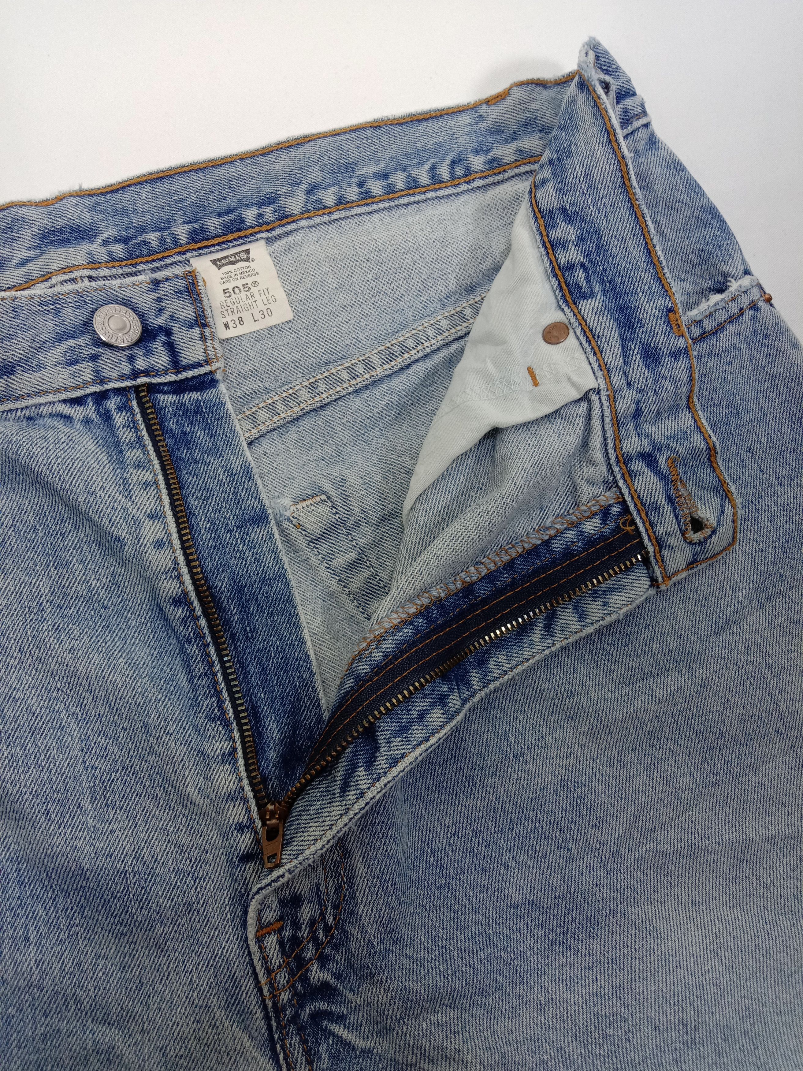 Levi's Vintage Levi's 505 Jeans Light Wash Regular Fit Denim Size US 36 / EU 52 - 9 Thumbnail