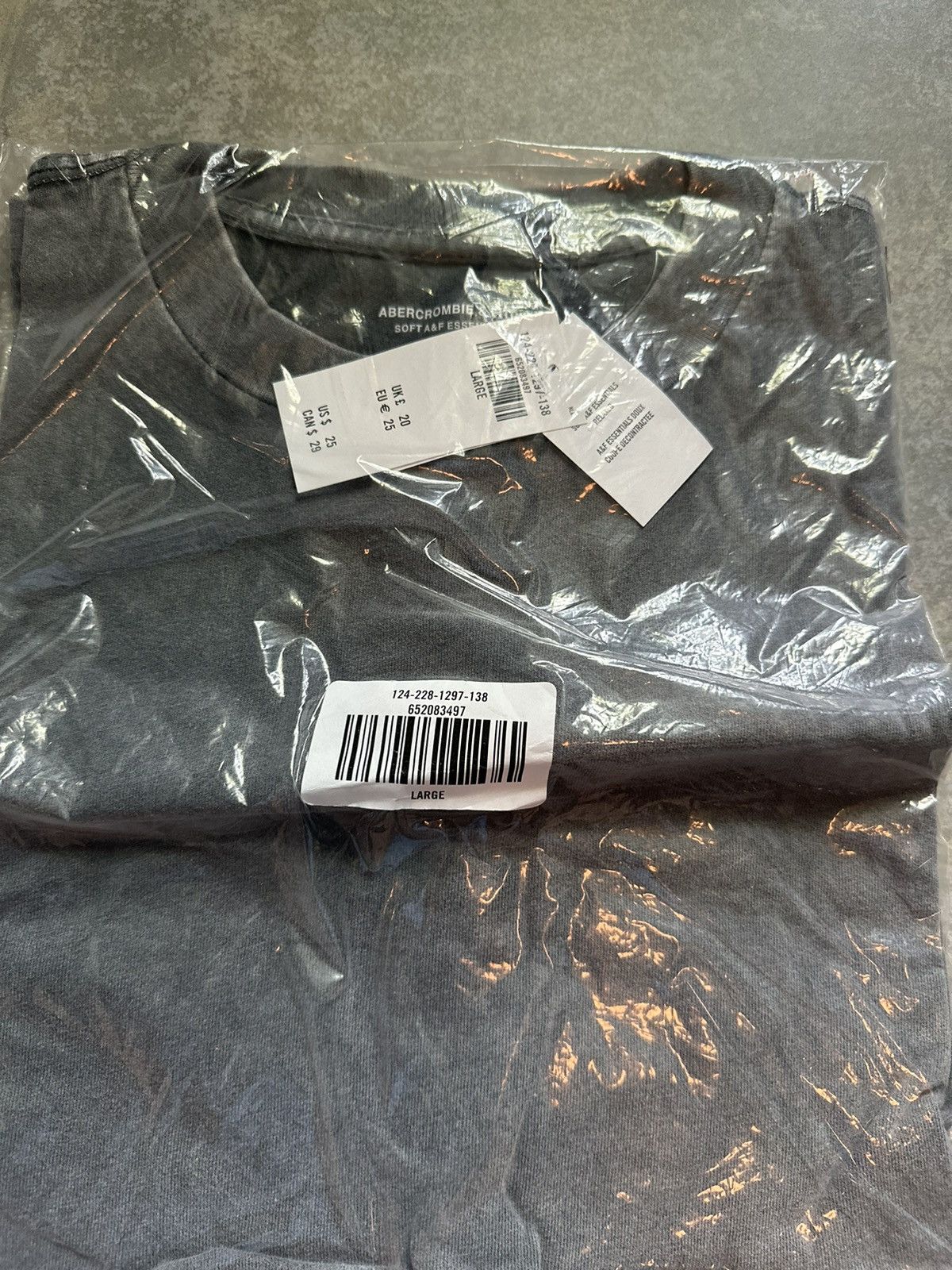 Abercrombie & Fitch Abercrombie & Fitch Relaxed Essential Tee Size US L / EU 52-54 / 3 - 4 Thumbnail